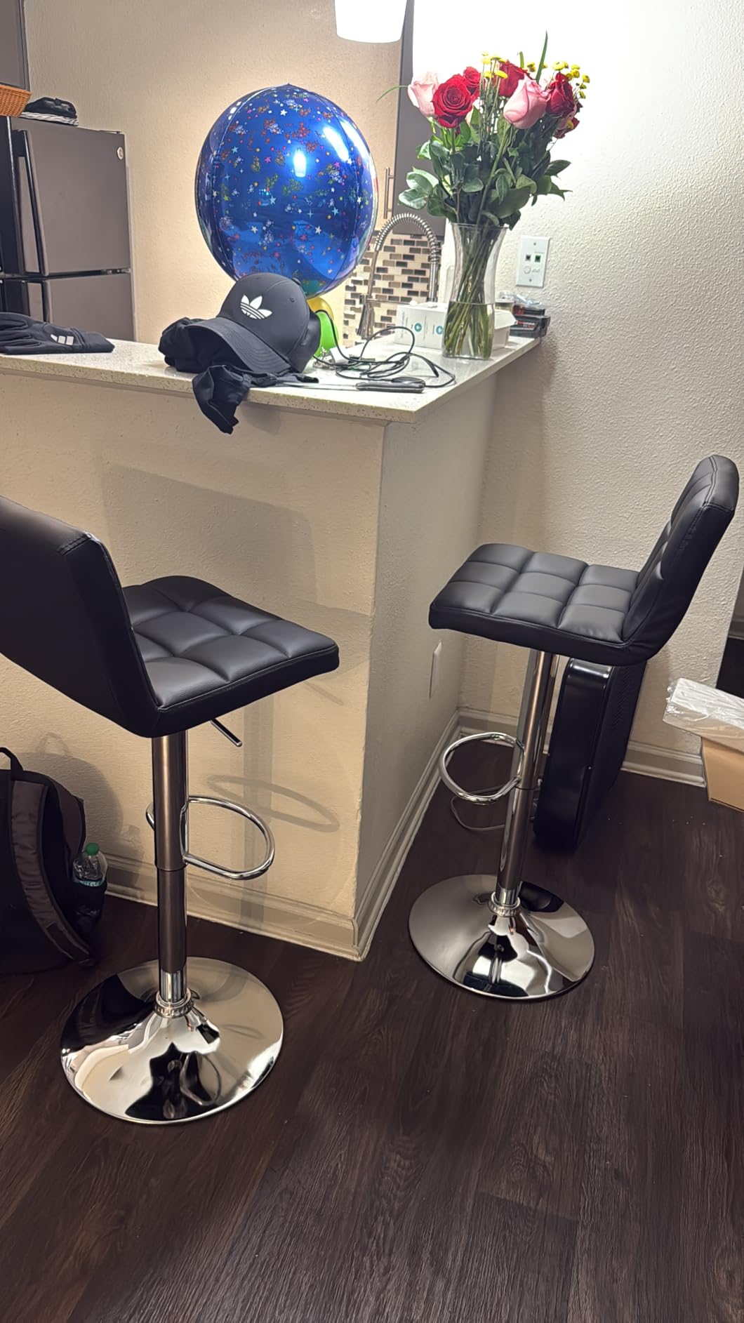 Homall Bar Stools Modern PU Leather Adjustable Swivel Barstools, Armless Hydraulic Kitchen Counter Bar Stool Extra Height Square Island Barstool with Back Set of 4 (Leather, Black 4 Pcs) customer photo 1