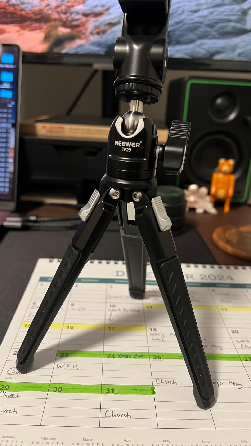NEEWER Mini Metal Table Tripod with 360° Ball Head, TP29 | Support Vertical Recording and Handle, Portable Travel Tripod. 1/4