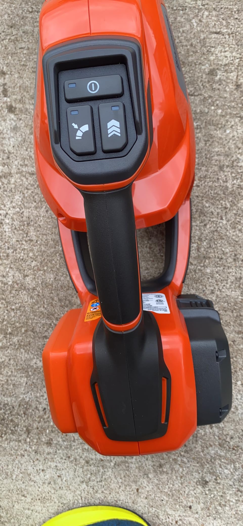 Husqvarna Leaf Blaster 350iB Battery Powered Cordless Leaf Blower, 200-MPH 800-CFM, Brushless Motor and Quiet Operation, 40V Lithium-Ion 7.5 Ah Battery and Charger Included customer photo 2