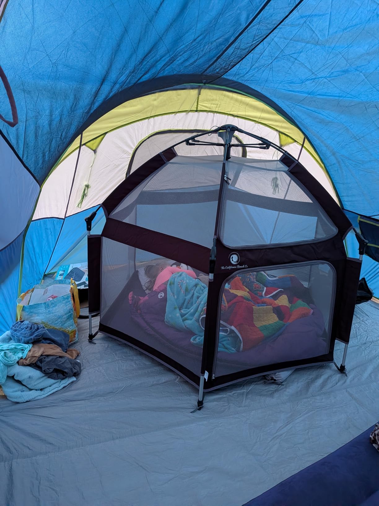 Pop 'N Go Baby Playpen, Portable Pack N Play with Canopy, Beach Tent Black | Patented pop-up and release technology with secure safety lock, bug proof mesh, aluminum frame carry bag 12 stakes included customer photo 2