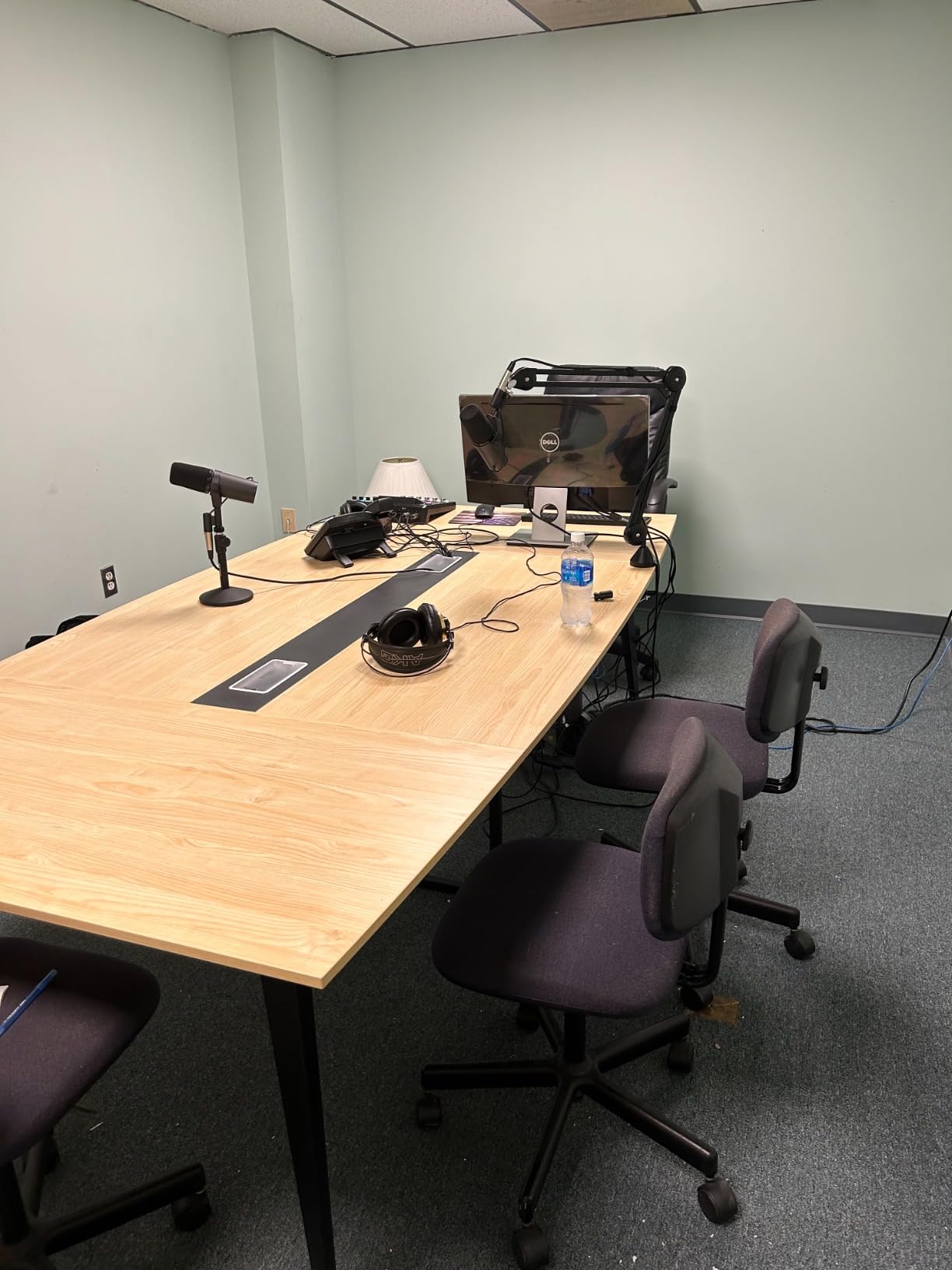 Tribesigns 8FT Conference Table, 94.48L x 47.24W x 29.52H Inches Boat Shaped Meeting Table with Rectangle Grommet, Modern Seminar Boardroom Table for Office Conference Room (8ft, Walnut & Black) customer photo 2