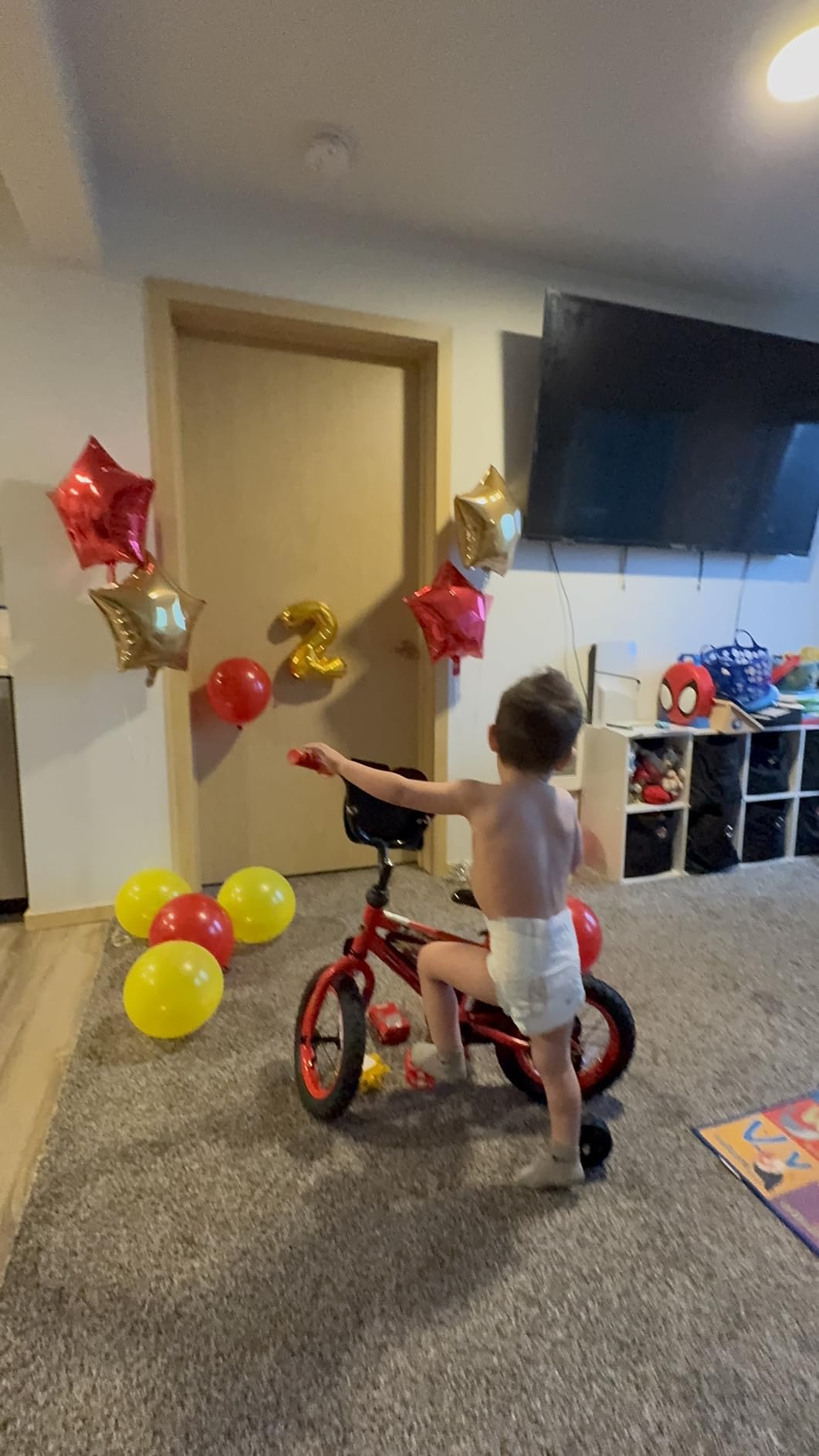 Huffy Disney and Marvel 12/16 Inch Boys Bikes, Multiple Color Options | Spider-Man, Lightning McQueen, Spidey and His Amazing Friends, Removable Training Wheels, EZ Build Assembly, Children customer photo 1