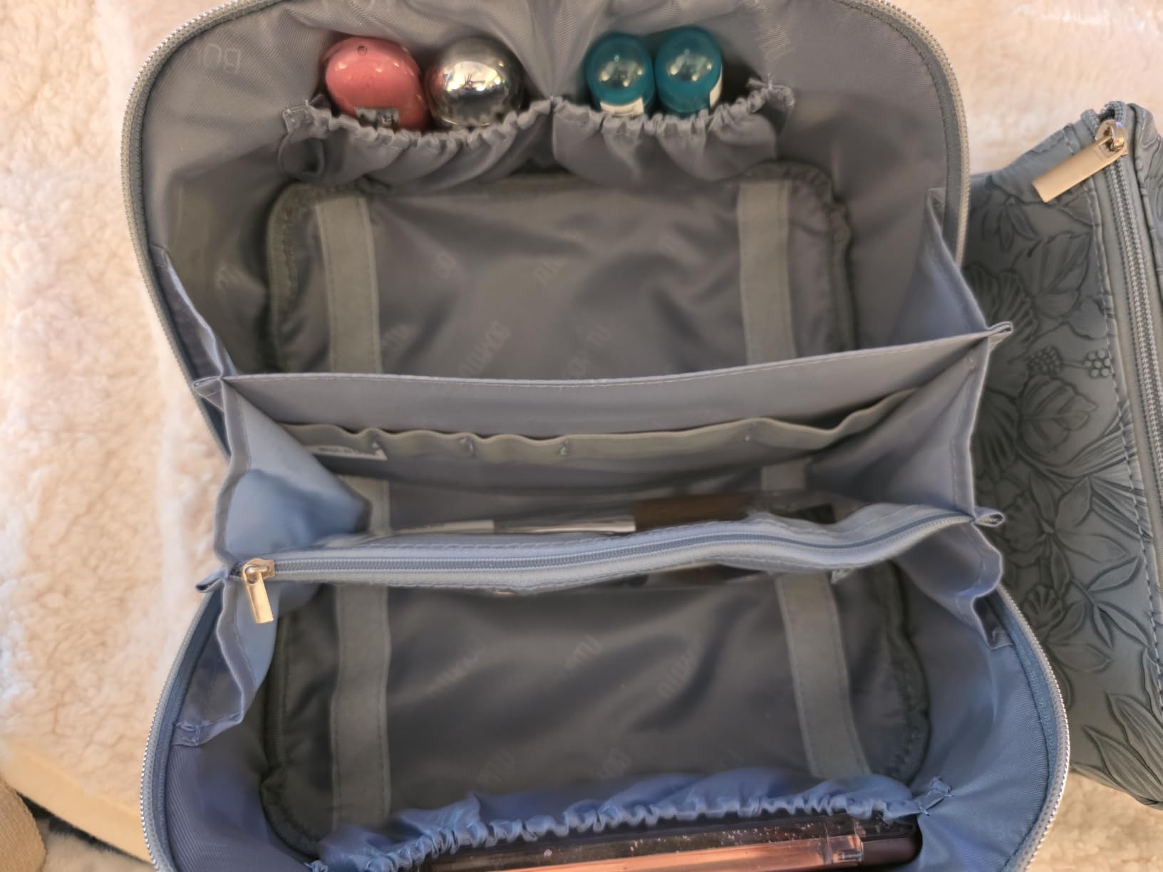 BOYATU Travel Makeup Bags Cosmetic Organizer Bag: Floral Make up Bag | 3 Pcs Set Large Capacity Makeup Bag with Compartments - Waterproof Leather Toiletry Bags with Handle for Women (Blue) customer photo 2