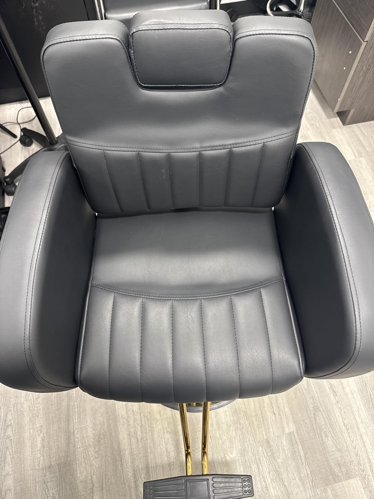 Baasha Black & Gold Reclining Salon Chair - All Purpose Hydraulic Barber Chair with Removable Headrest - Comfortable Styling Chair for Makeup, Lash, Tattoo, Braiding & Shaving, 440 lbs Cap. customer photo 1
