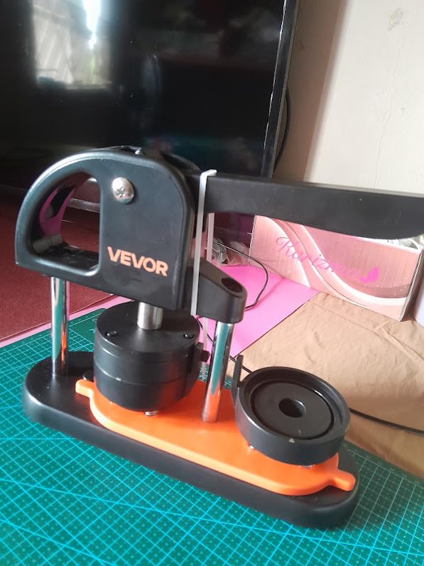 VEVOR Button Maker Machine, 2.25 inch/58mm Pin Maker with 100pcs Button Parts, Button Maker with Panda Magic Book, Ergonomic Arc Handle Punch Press Kit, for Children DIY Gifts and Christmas customer photo 1