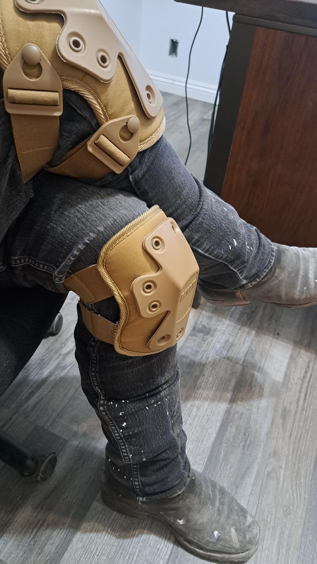 HWI Gear Next Generation Knee Pad for Protection: Combat, Mechanics, Construction, Hunting, Landscaping, Outdoor Survival, Heavy Duty Industrial Grade, Adjustable customer photo 1