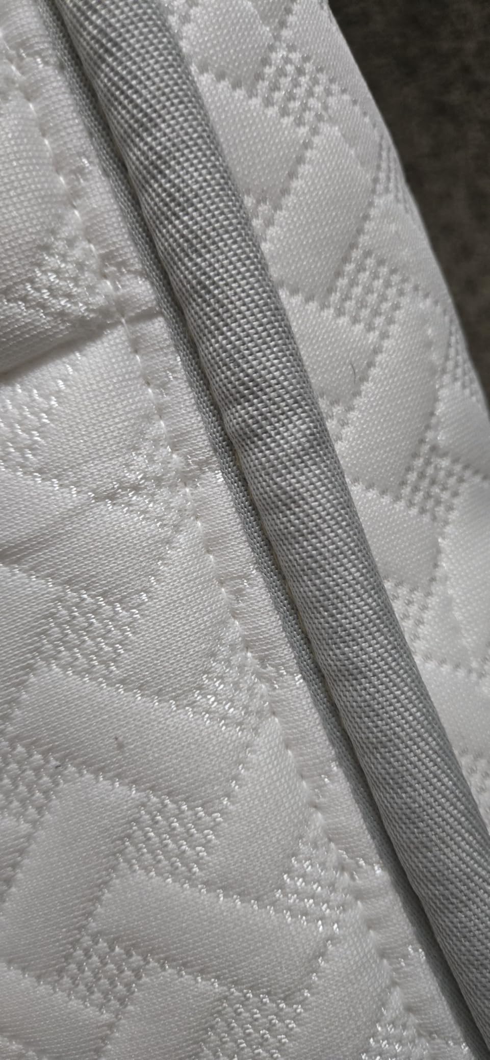 Zinus 6 Inch Twin Foam and Spring Hybrid Mattress, Medium Firm Feel customer photo 1