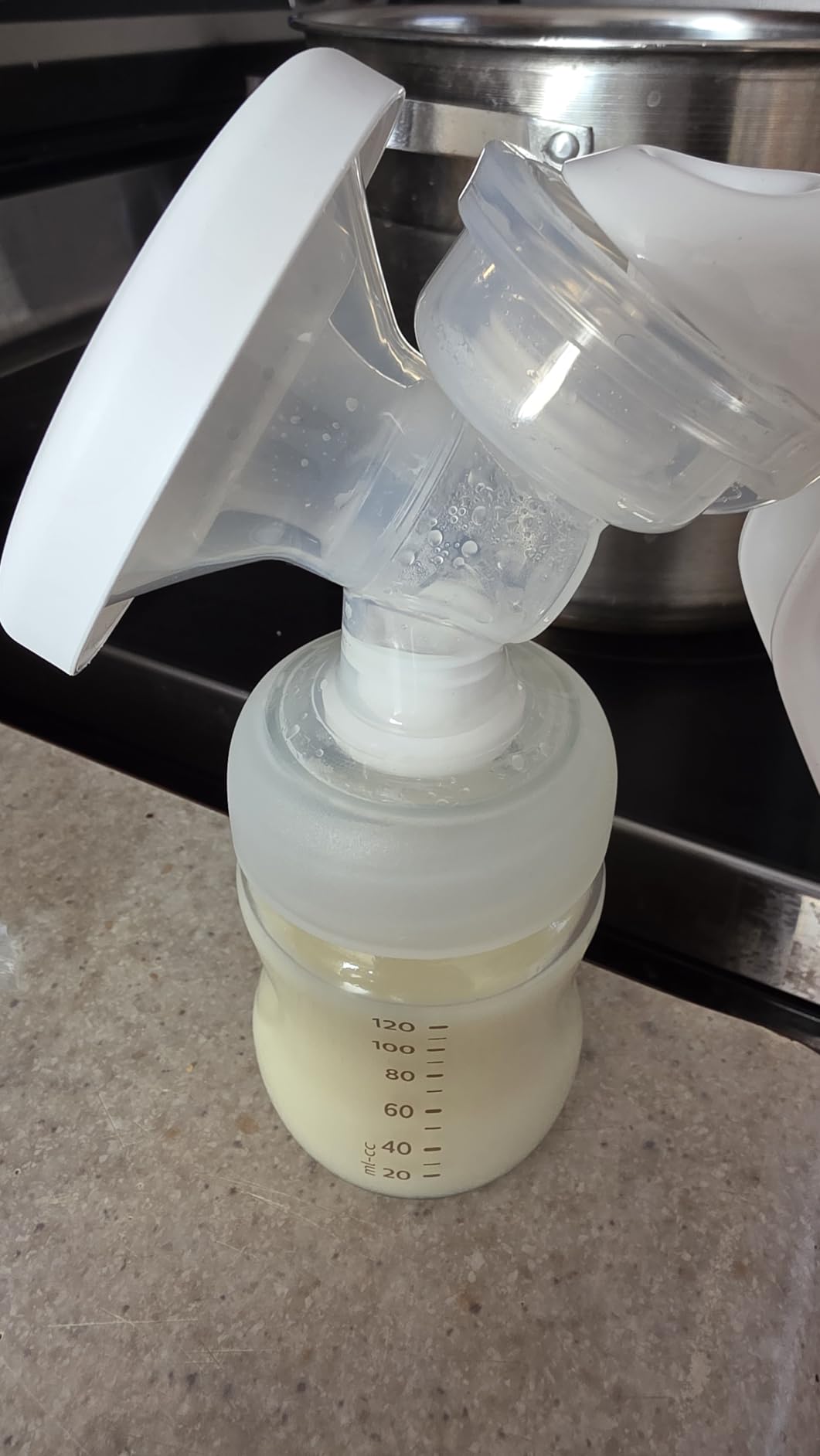 Philips Avent Manual Portable Breast Pump with Natural Motion Technology | Soft Silicone Cushion, Fits 99.98% of all Nipple Sizes, Portable and Lightweight, Easy to Clean, BPA-Free customer photo 1