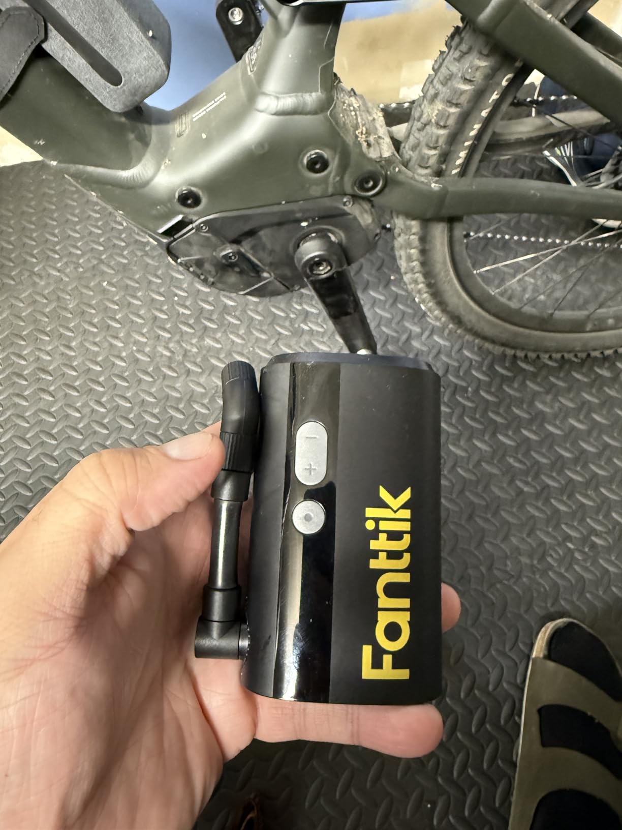 Fanttik X9 Ace Mini Electric Bike Pump, 150PSI, 32s Inflate, Auto Stop | Portable Air Pump with Presta and Schrader Valve, for Motorcycle/Road/E-Bike/MTB, Powerful Battery, 1 PSI accuracy customer photo 1