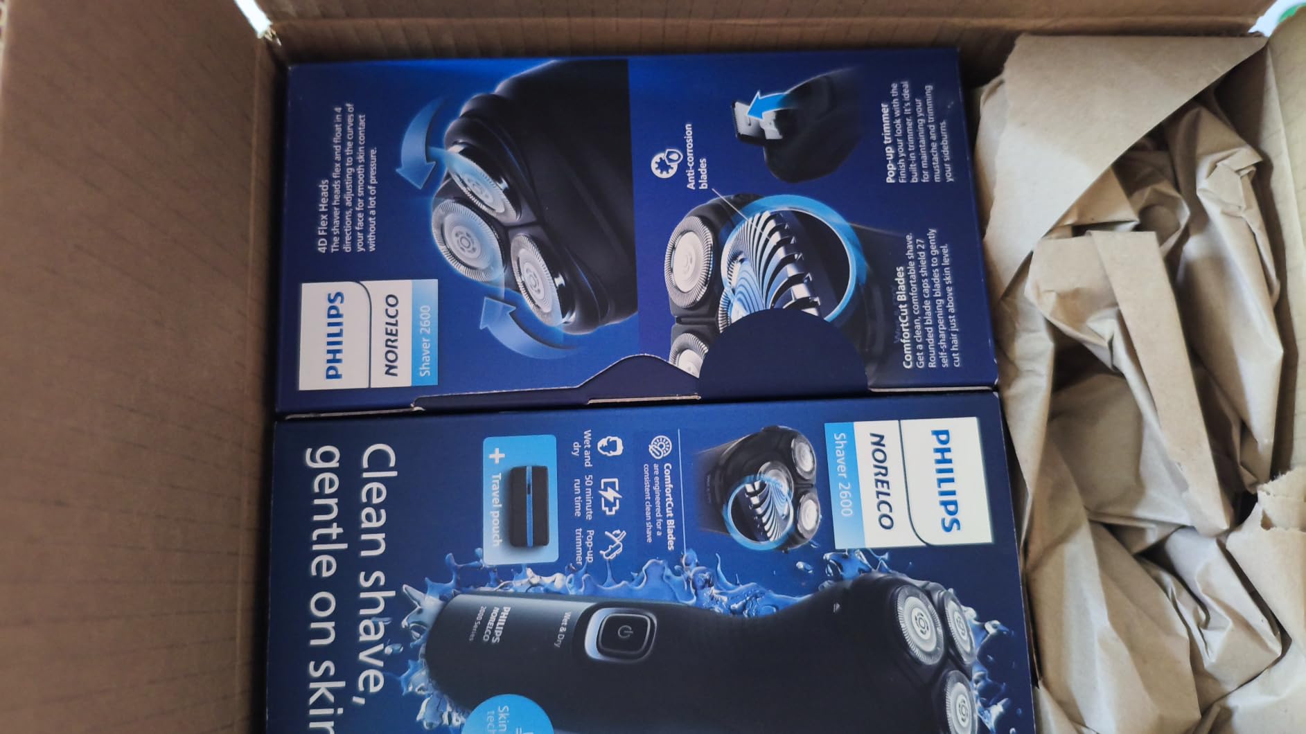 Philips Norelco 2600 Electric Shaver, Dark Forest Green | 27 Self Sharpening ComfortCut Blades, 4D Flex Heads, Wet or Dry Use, 2-Year Blade Life, Travel Pouch, X3052/91 customer photo 2