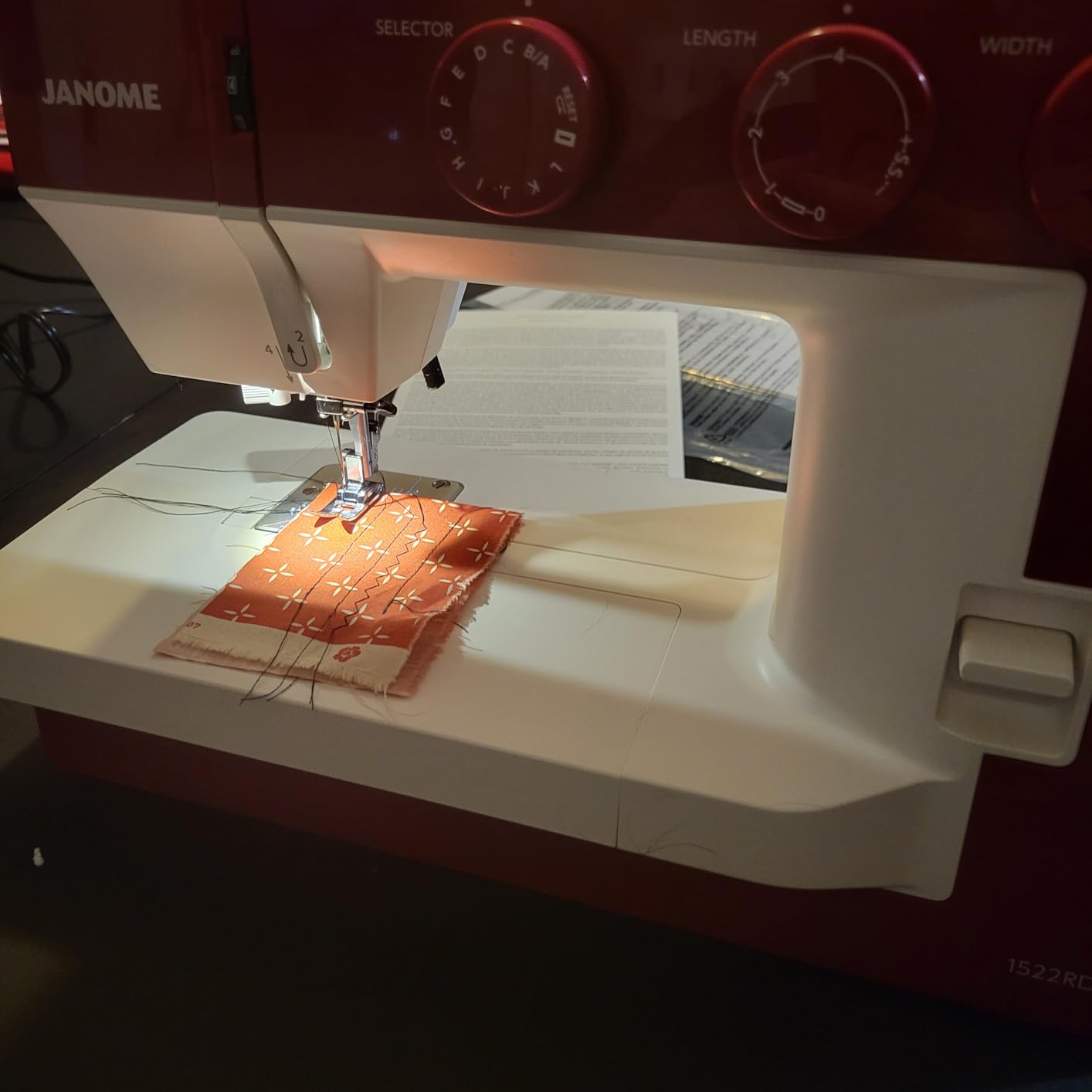 Janome 1522DG Mechanical Sewing Machine - 22 Built-in Stitches, 1 Step Buttonhole, Heavy Duty Metal Frame, Built-in Needle Threader for Beginners customer photo 2