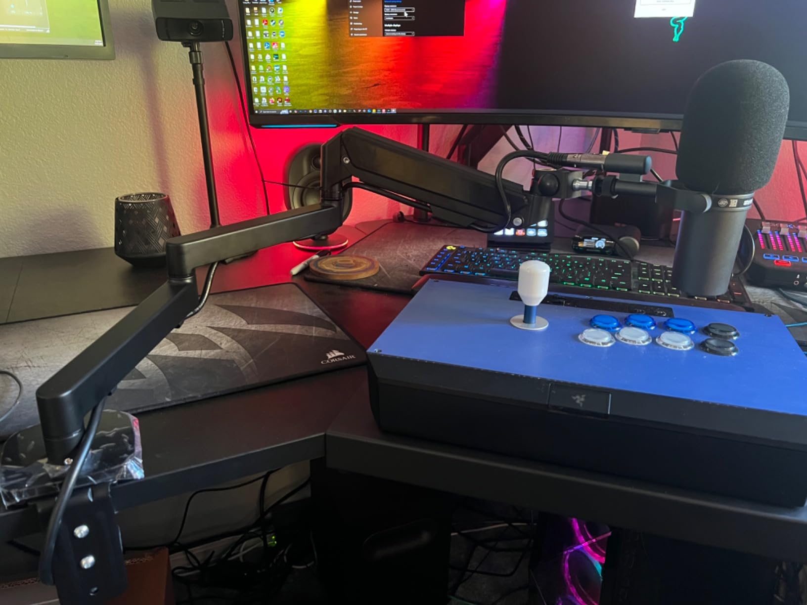 NEEWER Low Profile Mic Arm Desk Mount, 360° Swivel Boom Arm with Pneumatic Damping Adjustable, Compatible with Shure MV7 SM7B Blue Yeti customer photo 2