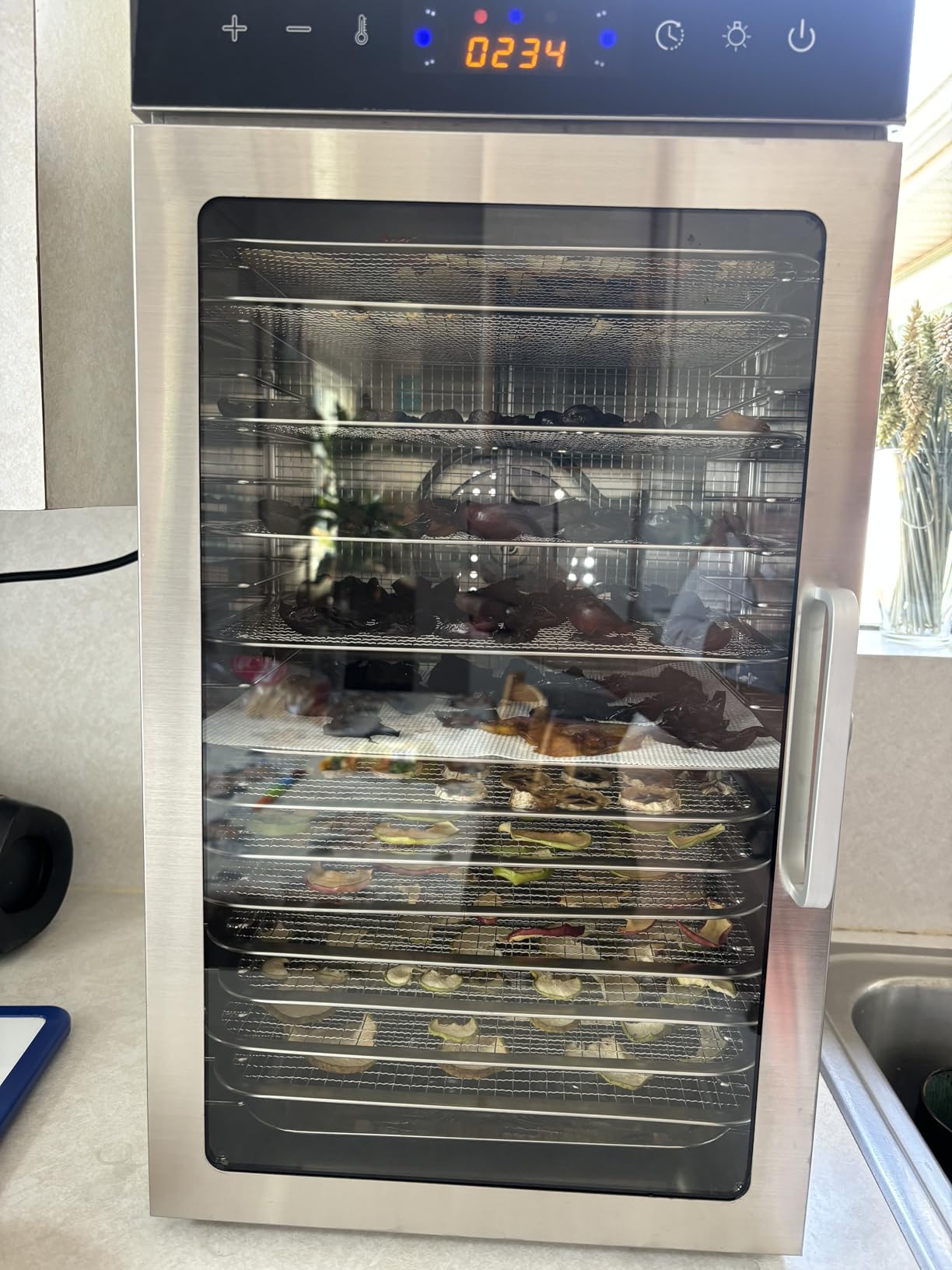 SUCISENI Food Dehydrator Machine 1000W 18 Trays Stainless Steel Commercial Food Dehydrated Dryer with 24H Timer Touch-Control LED Display, Compact Size for Home Jerky Herbs Meat Beef Fruit Vegetables customer photo 2