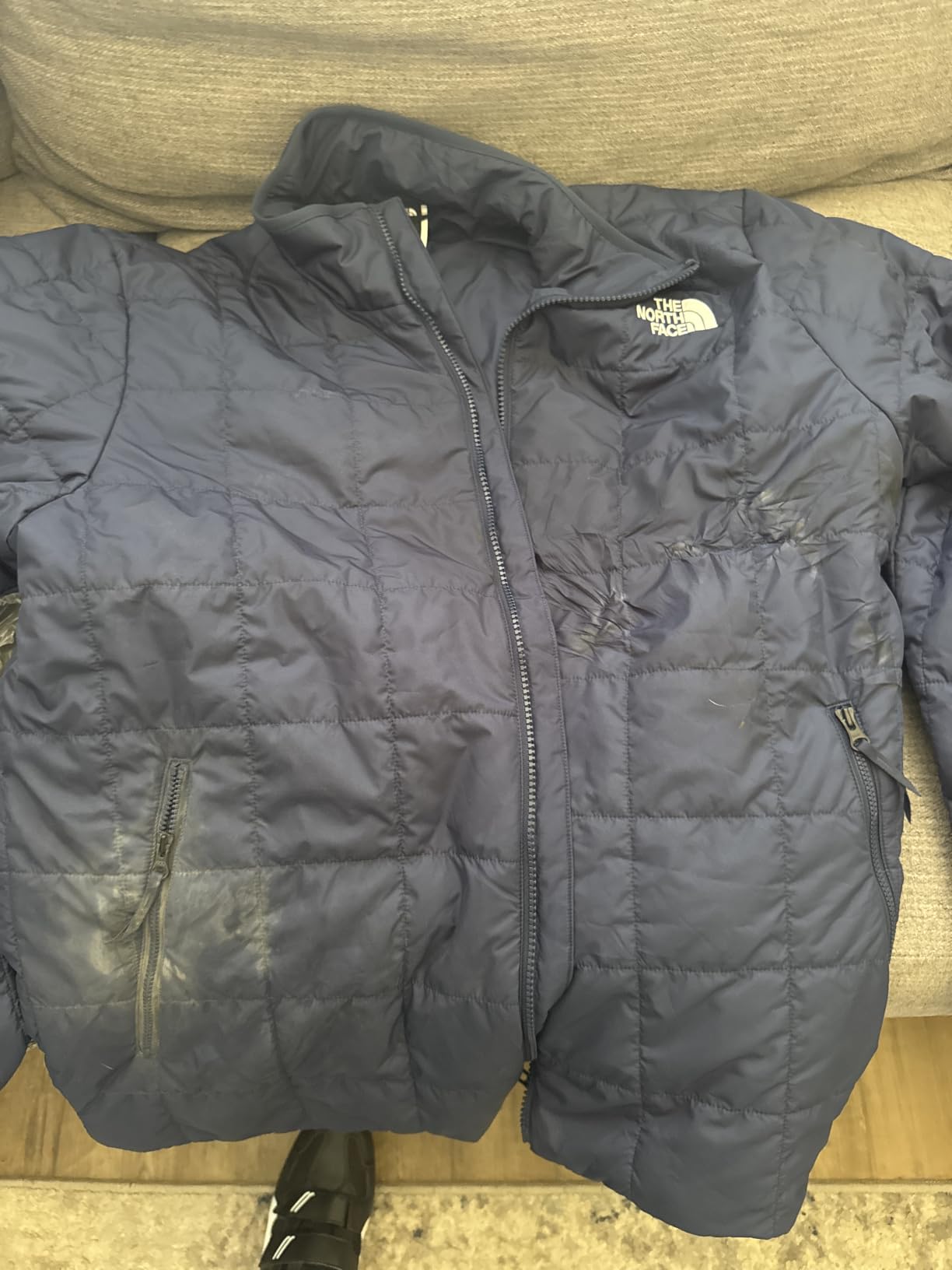THE NORTH FACE Men's Junction Insulated Jacket | Water Repellent Winter Coat With Synthetic Insulation & Zip Hand Pockets customer photo 2