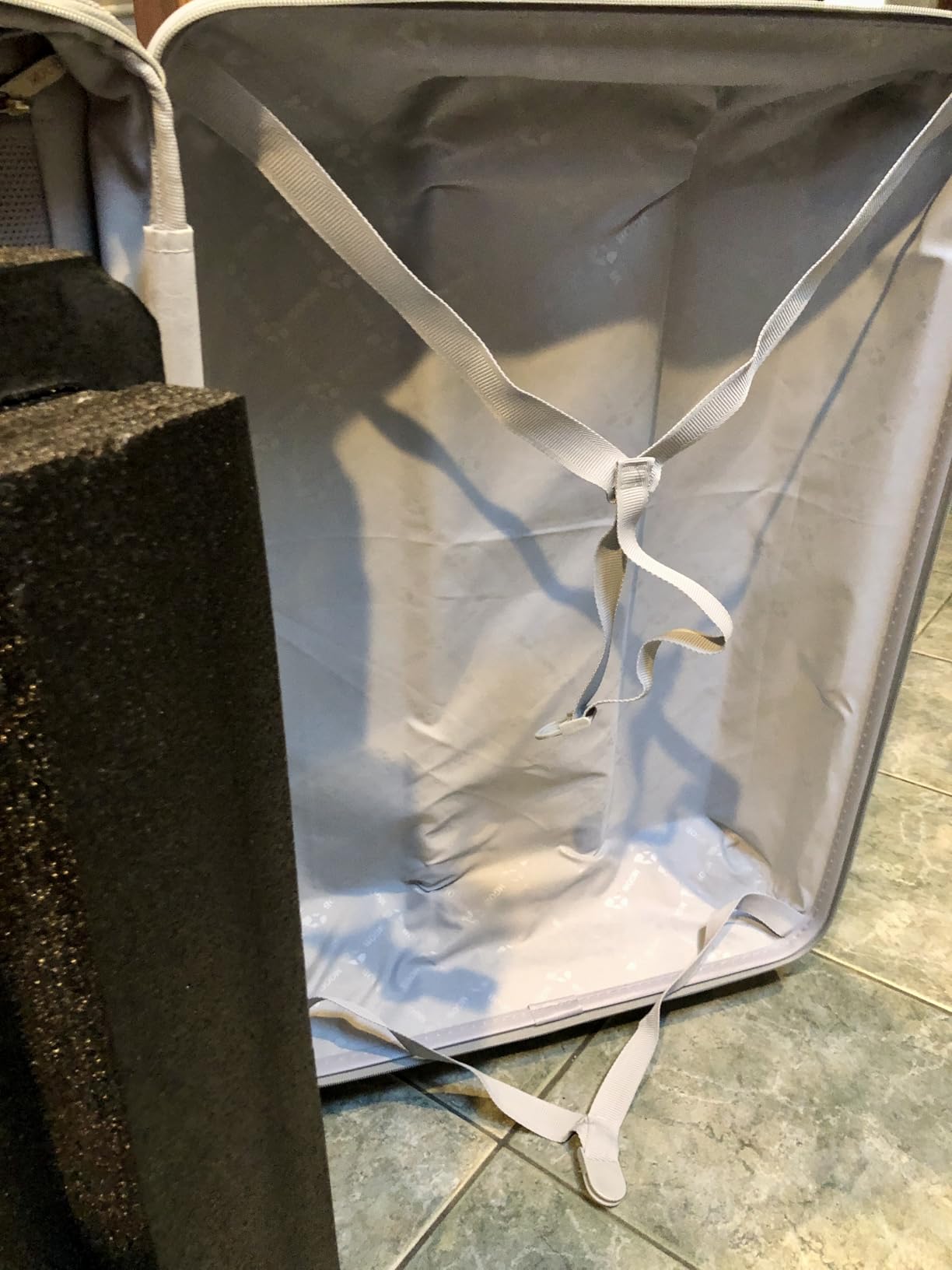 Suitcase for Wine With 12 Bottle Capacity, Durable Shipping Box, Travel Case With TSA Lock, Versatile Carrier, Removable Inserts and Silent Spinner Wheels (Midnight Black) customer photo 1