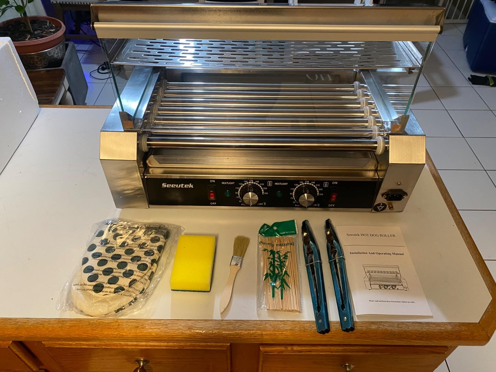 Seeutek Hot Dog Roller 7 Rollers 24 Hot Dogs Capacity 1100W Stainless Sausage Grill Cooker Machine, Hot Dog Toaster Dual Temp Control Glass Hood Acrylic Cover Bun Warmer Shelf Removable Oil Drip Tray customer photo 2