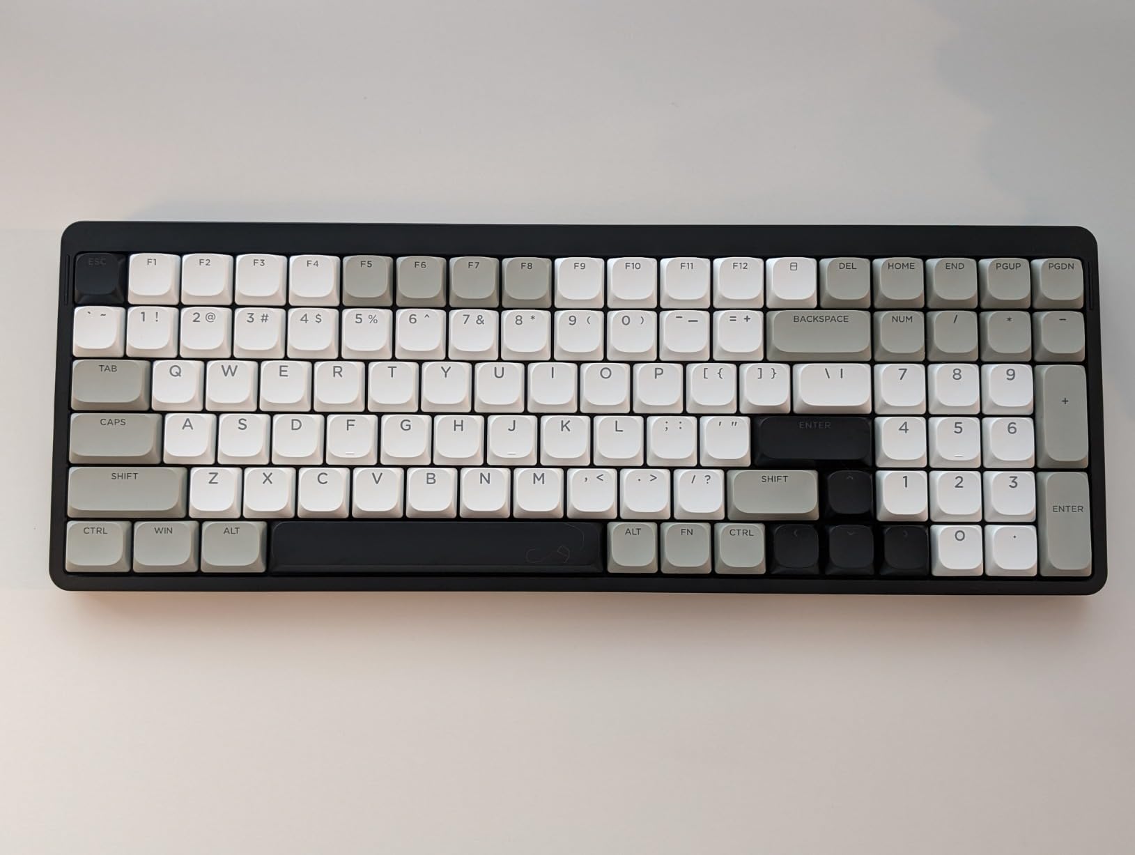 NuPhy Air96 V2 Wireless Mechanical Keyboard, 100 Keys RGB Backlit Keyboard, Supports Bluetooth 5.1, 2.4G and Wired Connection, for PC/Laptop/Windows/Mac - Grey Gateron Moss Switch customer photo 2