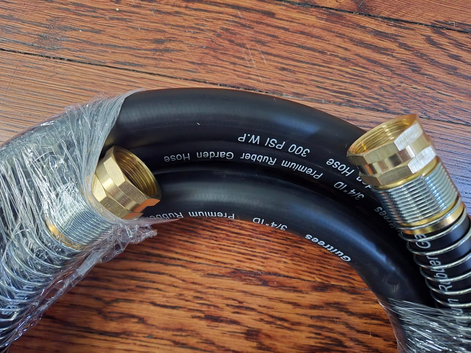 Guitrees 25FT 5/8 Heavy Duty Rubber Garden Hose - 300psi Working, 1000psi Burst - Hot/Cold Water - Five-Layered Braiding for Durability - Versatile for Gardening, Agriculture, Construction(Black) customer photo 2