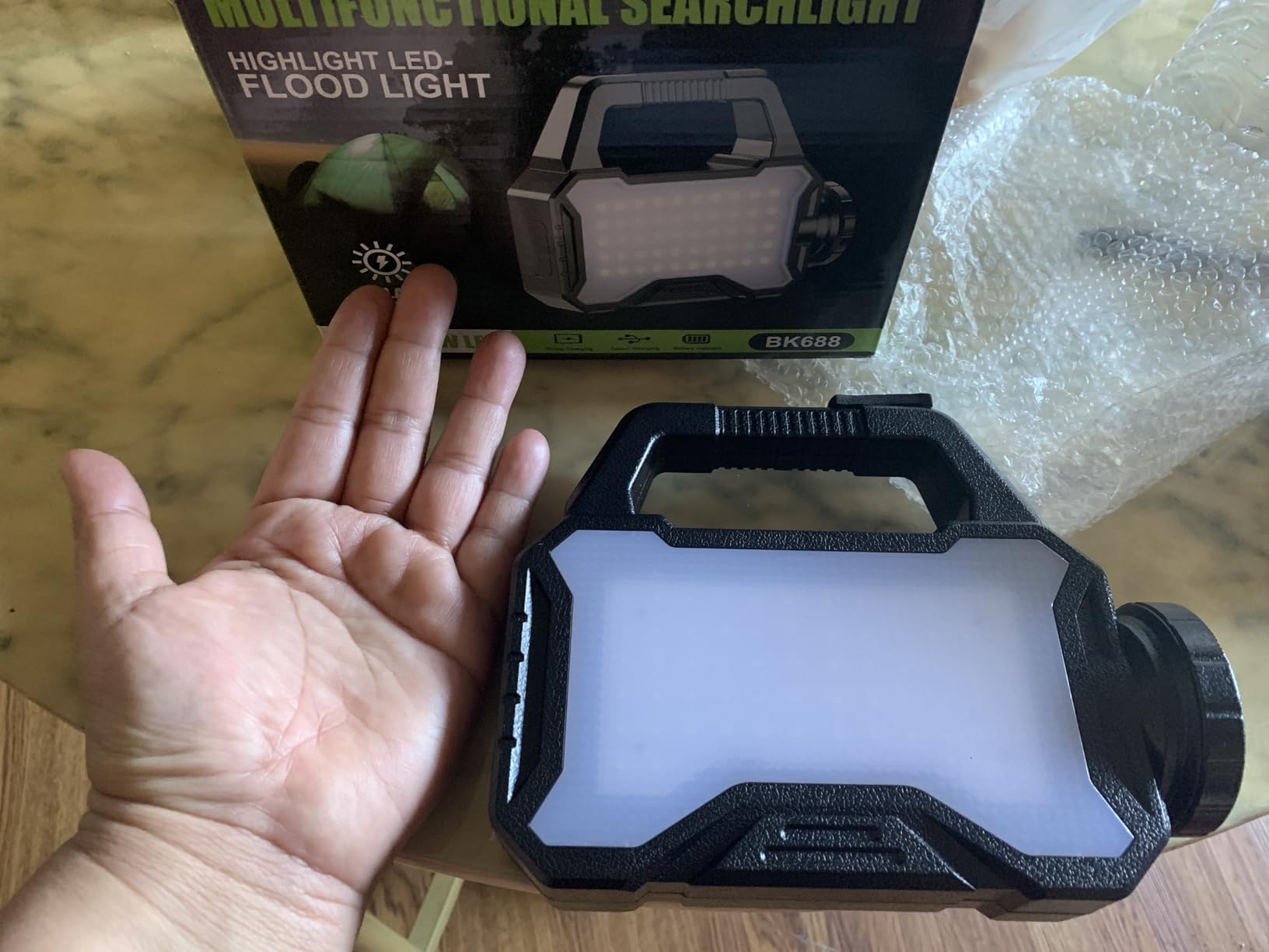 Solar Flashlight,Multifunctional Flashlight Solar Flashlight,led Flashlight Cell Phone Charger,USB Charging,Suitable for Home,Fishing,Outdoor Camping customer photo 1