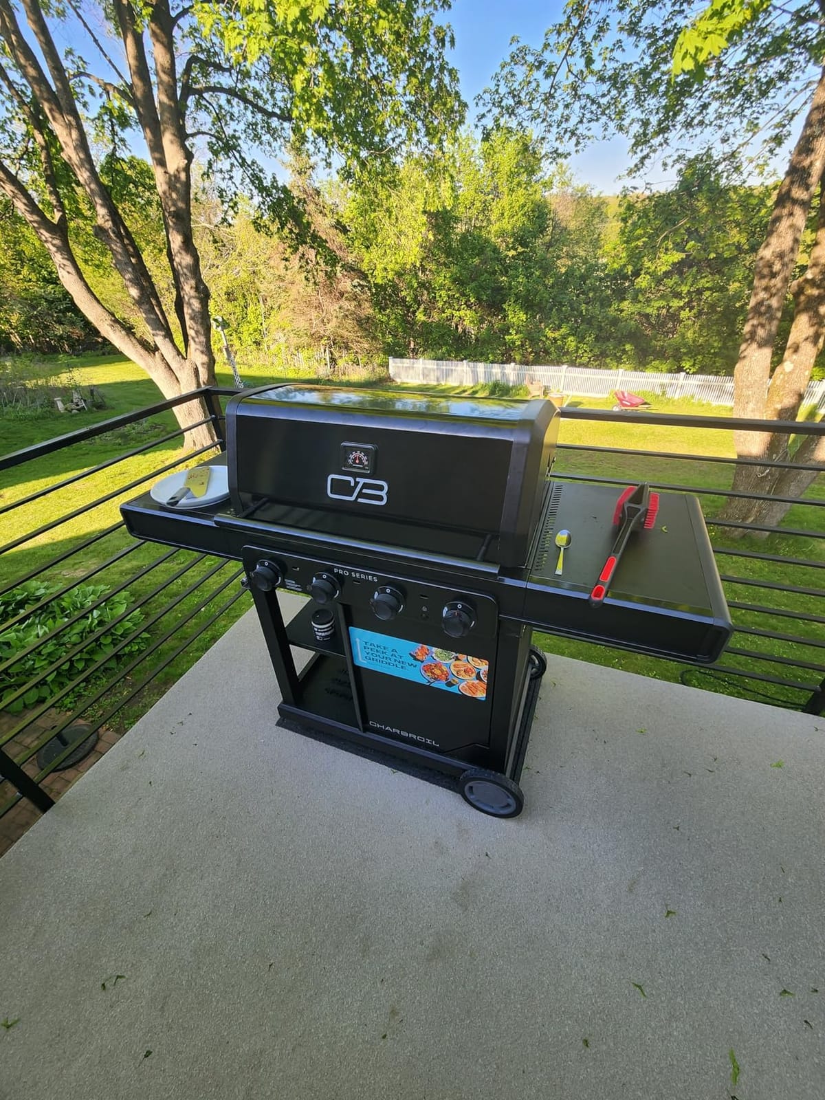 Pro Series with Amplifire Infrared Technology 4-Burner Propane Gas Grill and Griddle Cabinet, Black - 463279224 customer photo 1