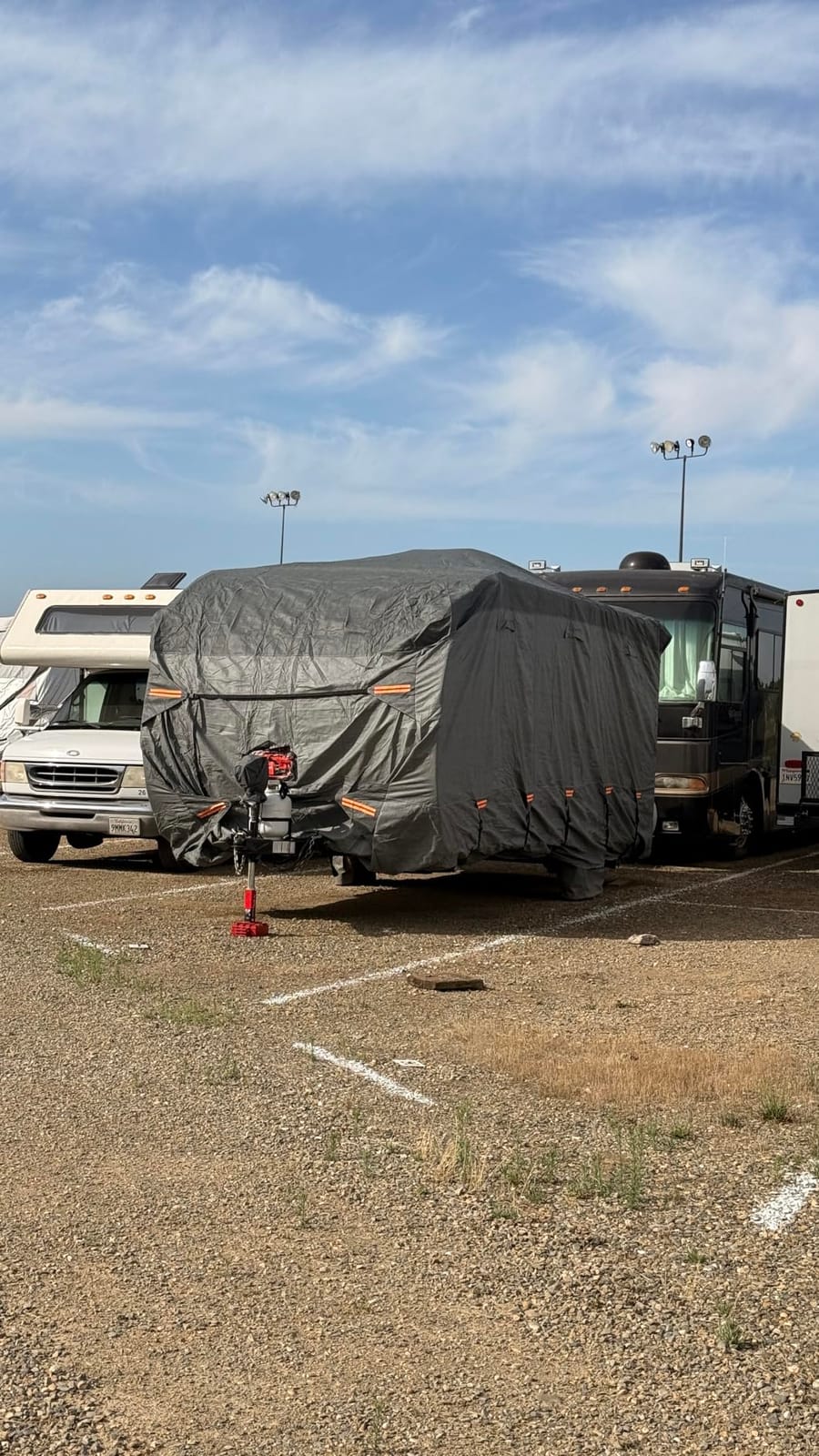 RV Cover for 30-33 ft Travel Trailers, 7 Layers Heavy Duty Camper Cover, Weatherproof & UV Resistant Motorhome Trailer Cover with Gutter & Tongue Jack Covers customer photo 1