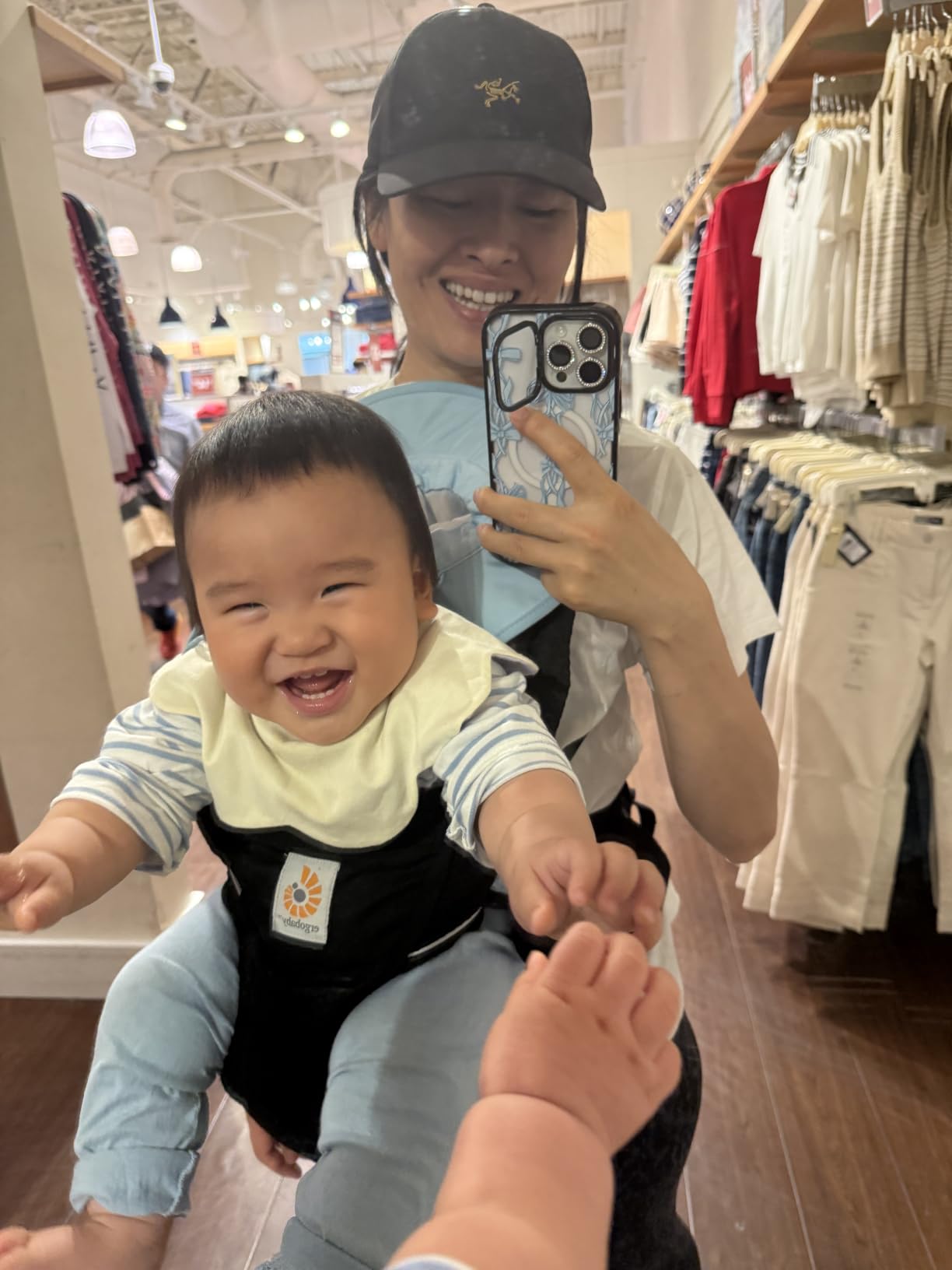 Alta Hip Seat Baby Carrier for Babies and Toddlers 4-48 Months | 3-Position Convertible Ergonomic Baby Carrier, Storage Pocket, Sun Hood, Hip-Healthy Positioning, Fits 12-45 lbs, Pearl Grey customer photo 1
