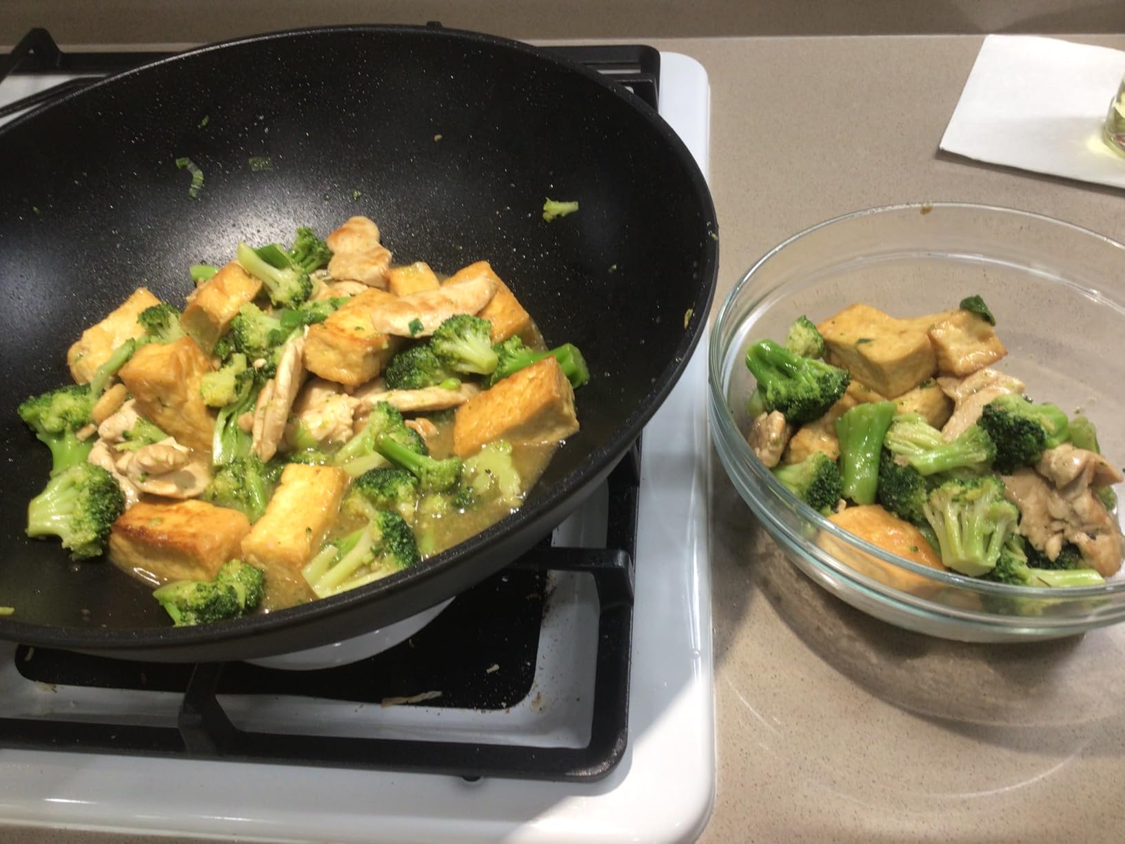 Teewe Carbon Steel Wok -13 Inch Woks & Stir-fry Pans Nonstick, Wok Pan with Lid Spatula and Dish Brush: Pre-Seasoned Flat Bottom Chinese Woks for Induction, Electric, Gas, All Stoves customer photo 2