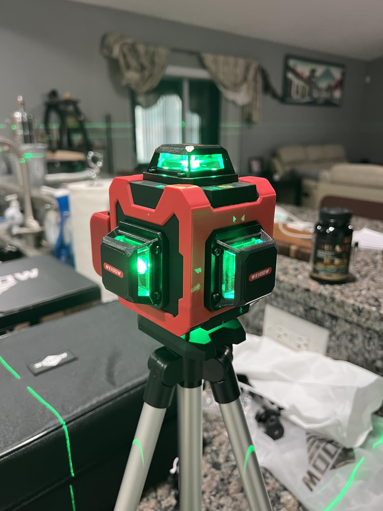 WEIDDW Laser Level 360° Green Cross Line Self Leveling Laser Measuring Tool customer photo 2