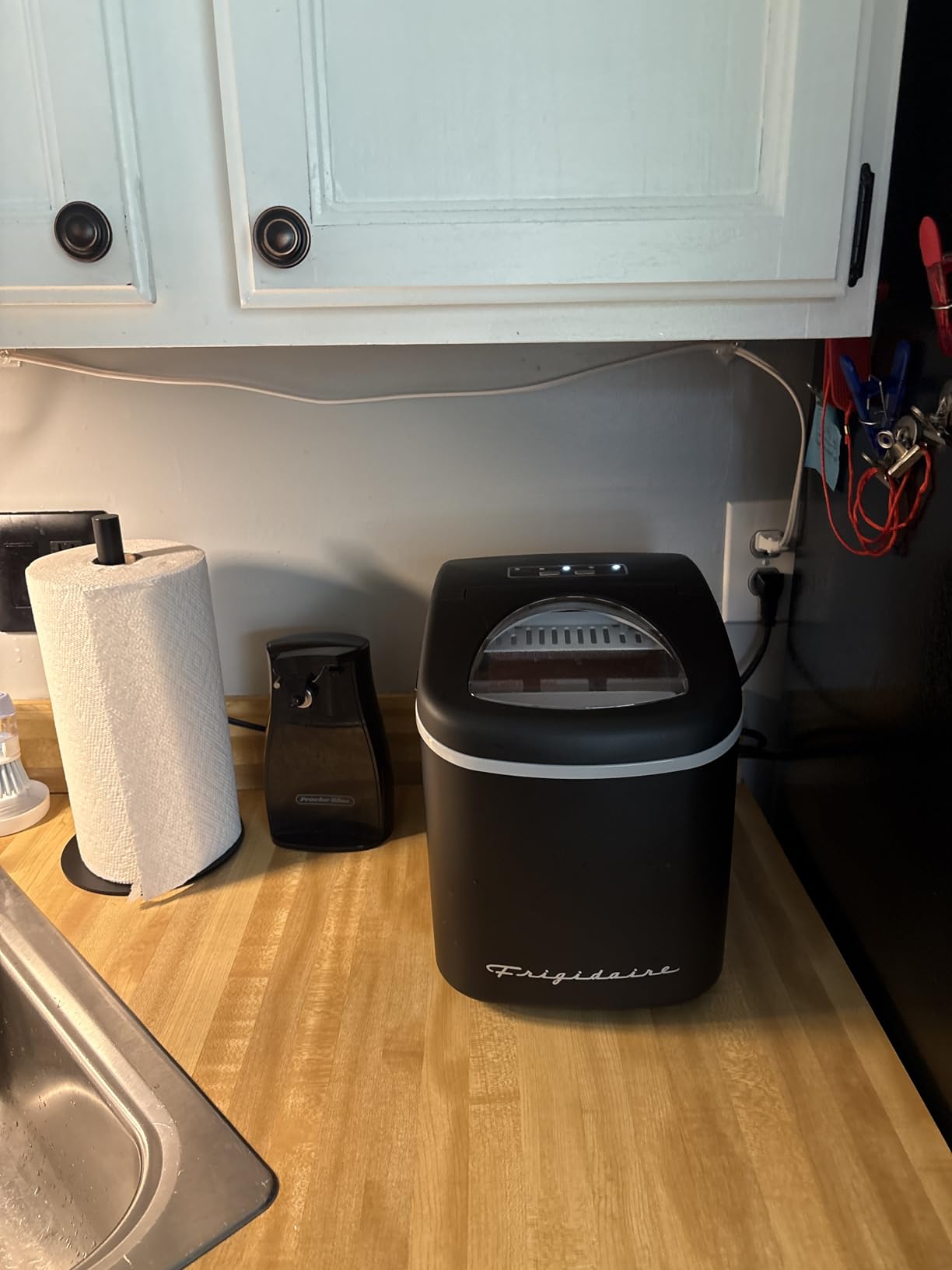 FRIGIDAIRE EFIC128AMZBLK Compact Countertop Ice Maker, 26 lb per Day, Black customer photo 2