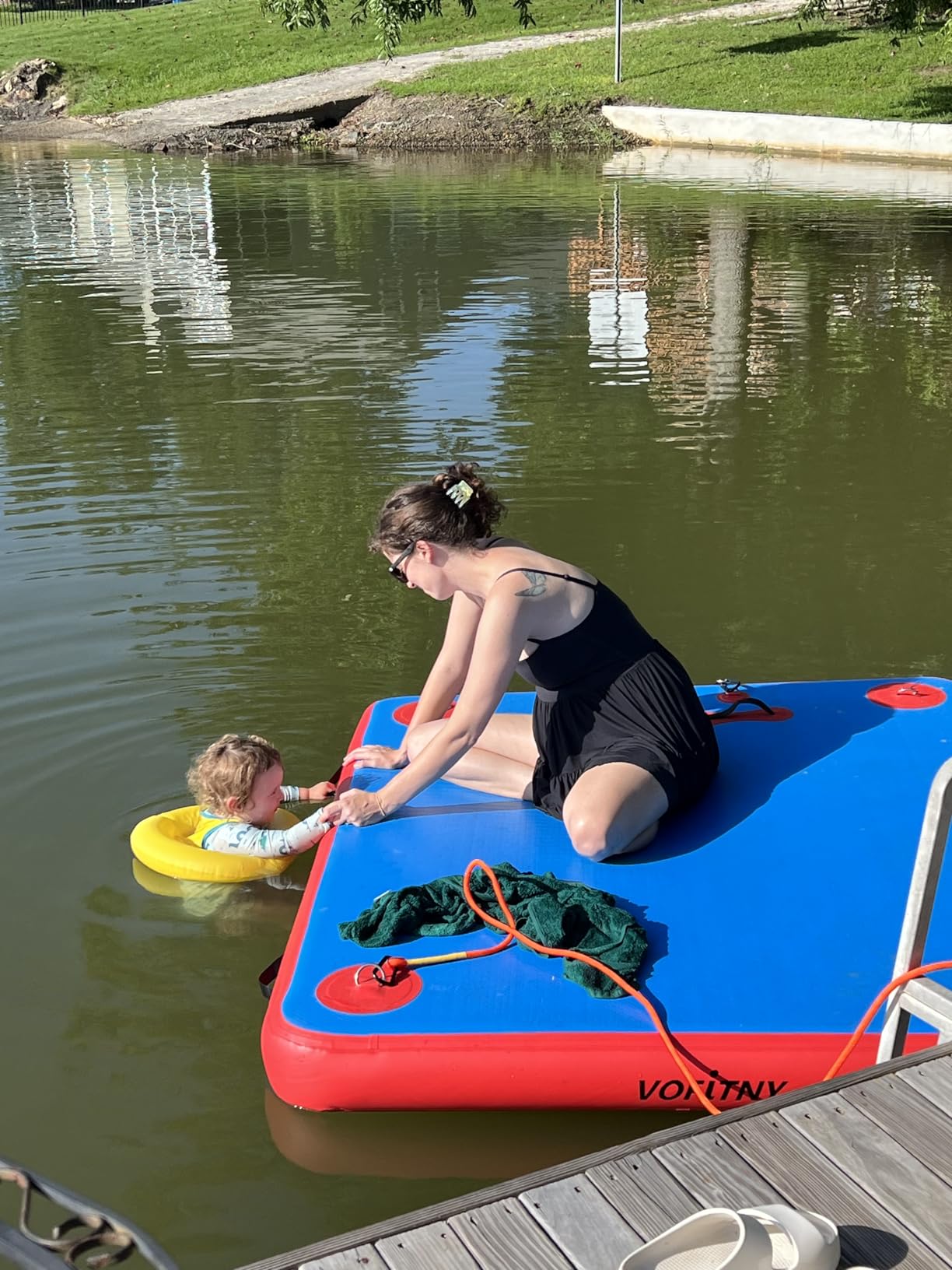 VOFiTNY Inflatable Floating Dock, Swim Platform Floating Dock for Lakes, Lake Floats for Adults, Island Raft Mat for Lake Beach Ocean, Non-Slip Surface customer photo 1
