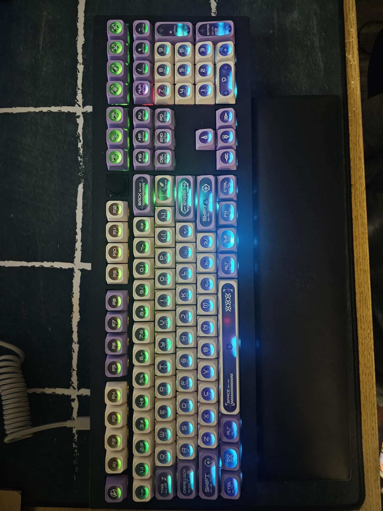 Keychron V6 Max Wireless QMK Mechanical Keyboard 2.4 GHz & Bluetooth | Full-Size Layout Custom with Hot-swappable Gateron Brown Switch RGB Backlight Compatible with Mac Windows Linux - Black customer photo 1