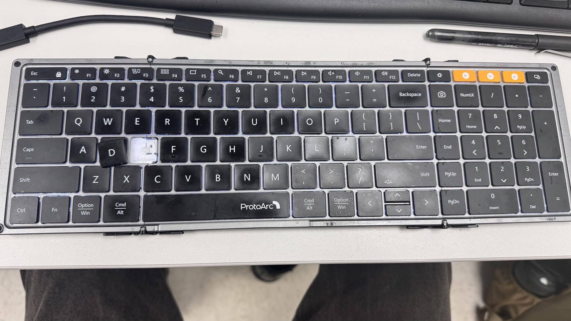 Keychron V6 Max Wireless QMK Mechanical Keyboard 2.4 GHz & Bluetooth | Full-Size Layout Custom with Hot-swappable Gateron Brown Switch RGB Backlight Compatible with Mac Windows Linux - Black customer photo 2