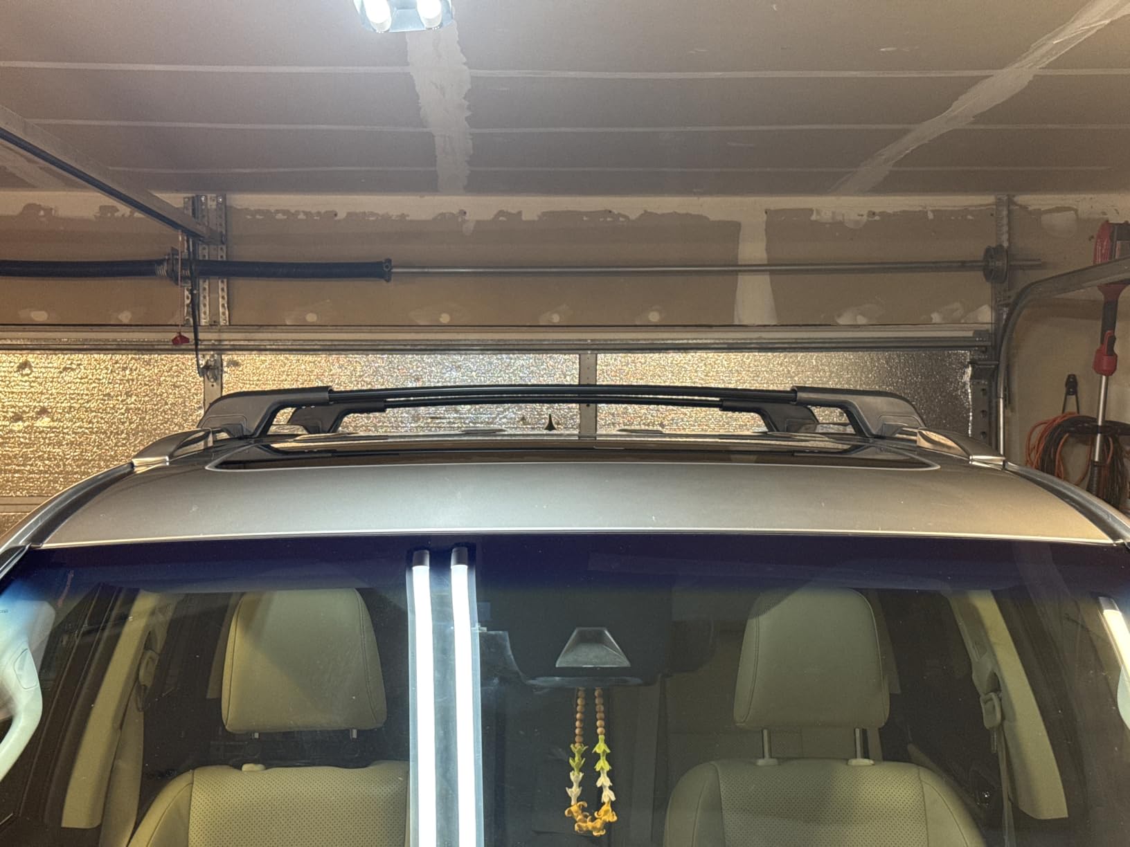 Tuyoung 300lbs Lockable Roof Rack Cross Bars for Ford Explorer 2020-2026 | Heavy Duty Aluminum Anti-Theft Metal Lock Roof Rails Crossbars Rooftop Cargo Bars Luggage Racks Carrier customer photo 2