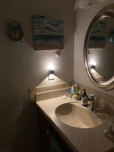 Lyridz Motion Sensor Night Light, LED Night Lights Plug into Wall, 1-150LM Dimmable Night Light Indoor for Hallway, Stairs, Bedroom, Garage, Bathroom, Toilet (Cool White, 2 Pack) customer photo 1