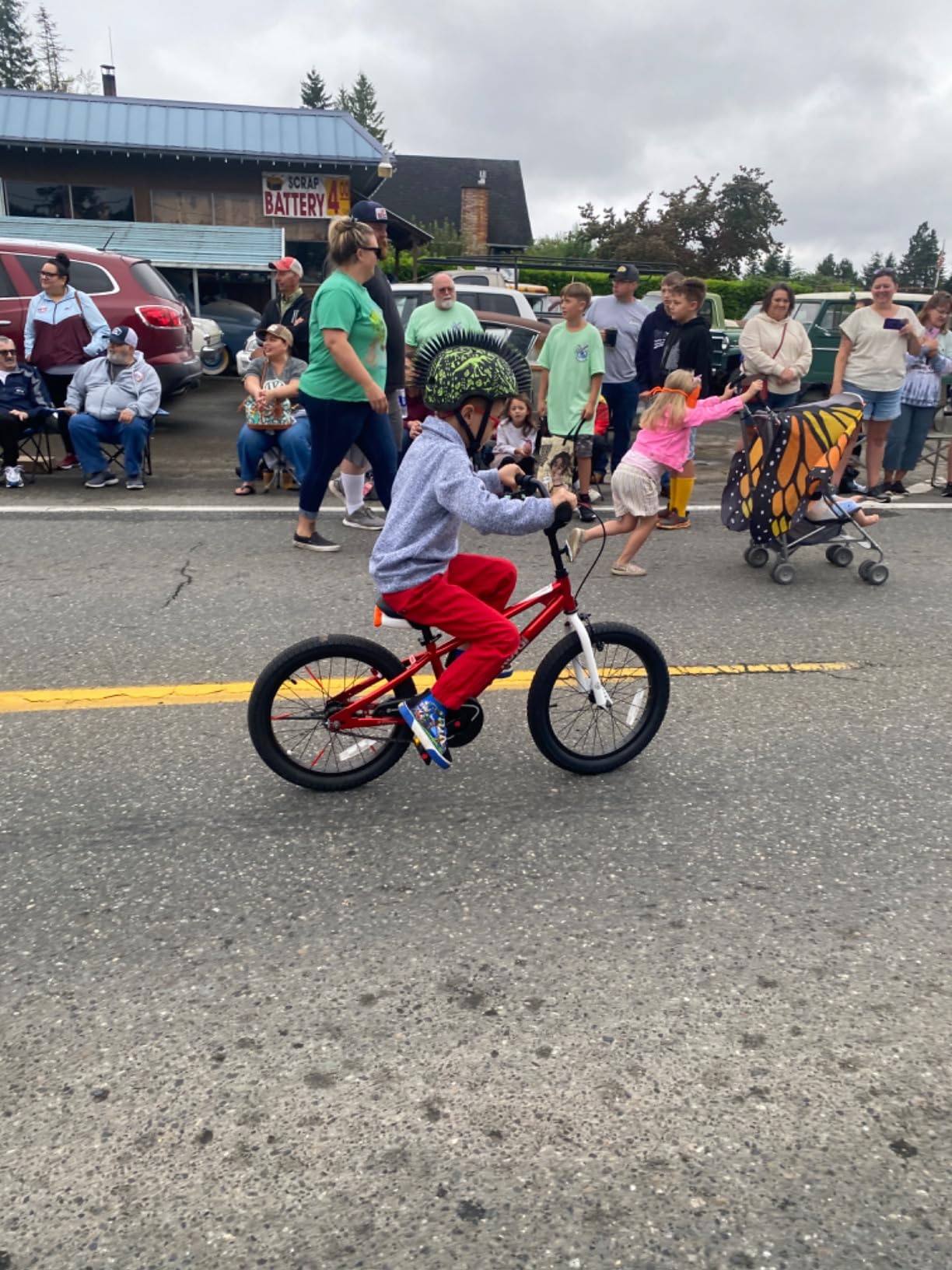 RoyalBaby EZ Kids Bike, Balance & Pedal, Safer for Beginners | 2-in-1 Easy Learning Bicycle, 12-20 Inch, Ages 2-12 Years customer photo 1