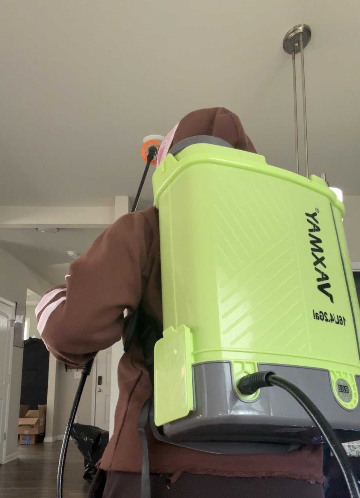Battery Powered Backpack Sprayer 4 Gallon, VAXMAY 100 PSI Electric Garden Sprayer Works with Makita 18V Battery, Weed Yard Sprayer with Telescopic Wand, 5 Nozzles, 2.6 Ah Battery & Charger Included customer photo 1