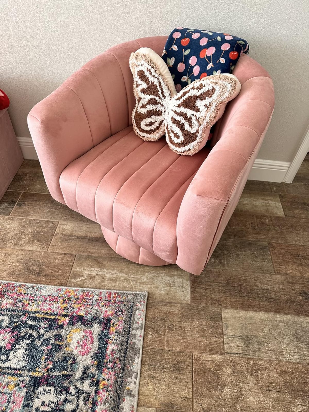 Kromax Swivel Accent Chair, Modern 360 Degree Swivel Barrel Chair, Beige | Mid Century Overstuffed Tufted Velvet Chair with Armrest, Comfy Round Armchair, Ideal for Living Room, Bedroom, Reading Room customer photo 2