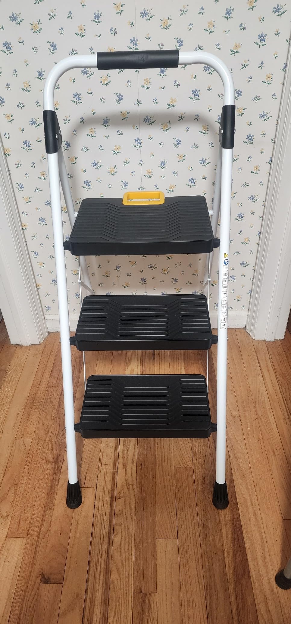 KINGRACK 5 Step Ladder, Folding Step Ladders for Home, 800lb Capacity, White | Safety Lock, Tool Tray, Non-Skid Wide Steps, Handrail, Folding Ladder for Home, Garden, Painting, Outdoor, and Garage customer photo 1