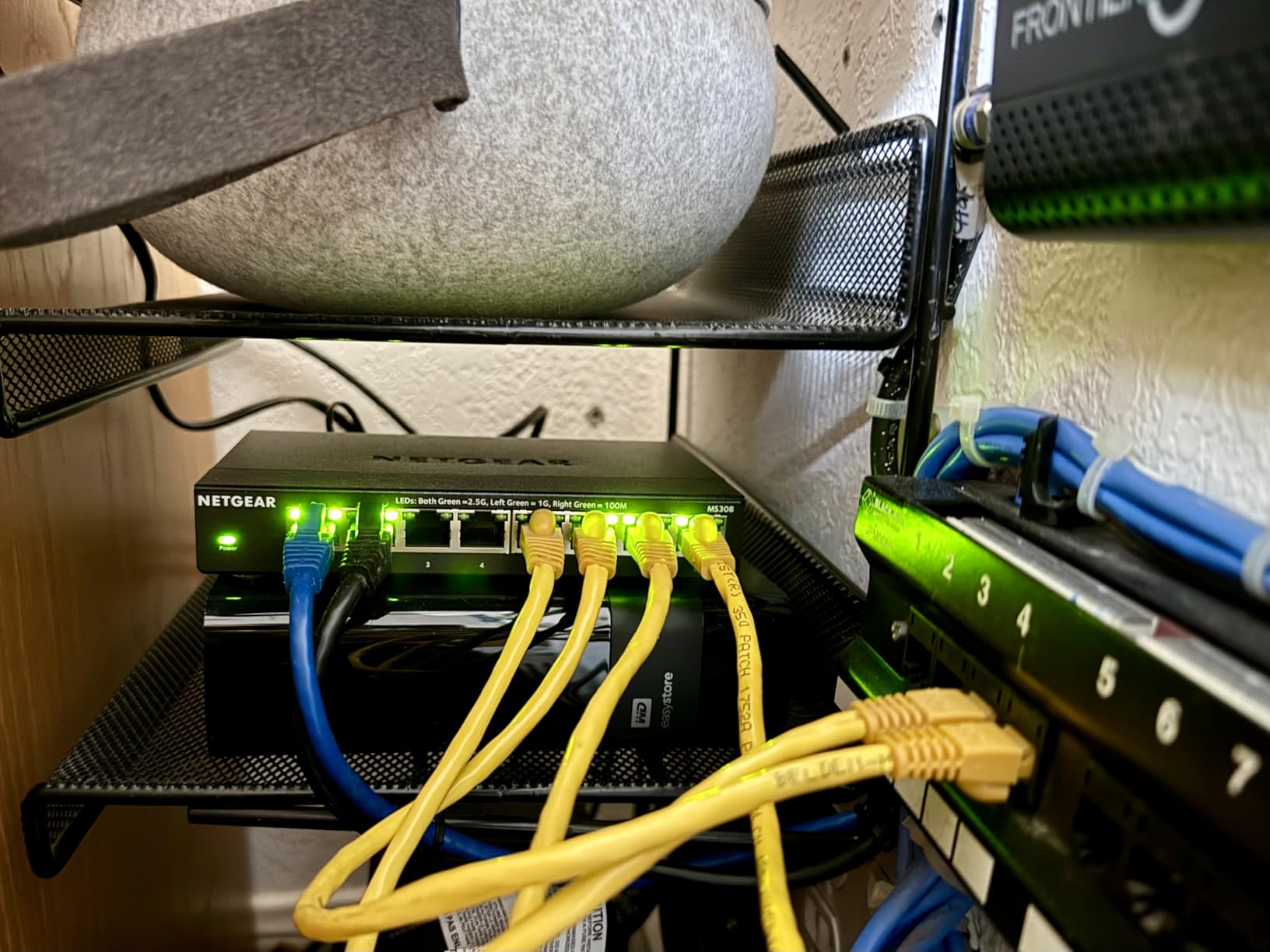 NETGEAR 8-Port 2.5G Multi-Gigabit Ethernet Unmanaged Network Switch (MS308) customer photo 2