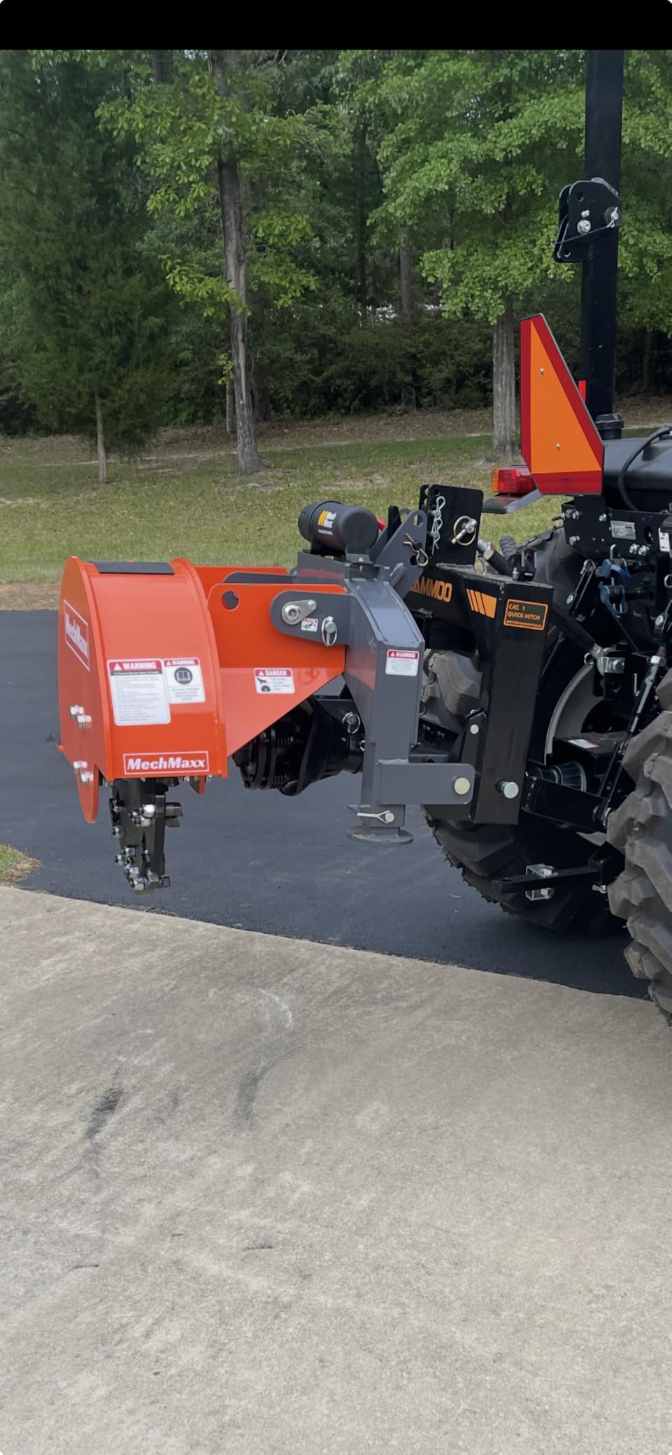 MechMaxx Heavy Duty 3-Point PTO Powered Stump Root Grinder For 15-45HP Tractors With 34 Carbide Teeth, 6'' Cutting Depth, 24'' Flywheel Diameter, Model SG24 Orange customer photo 1