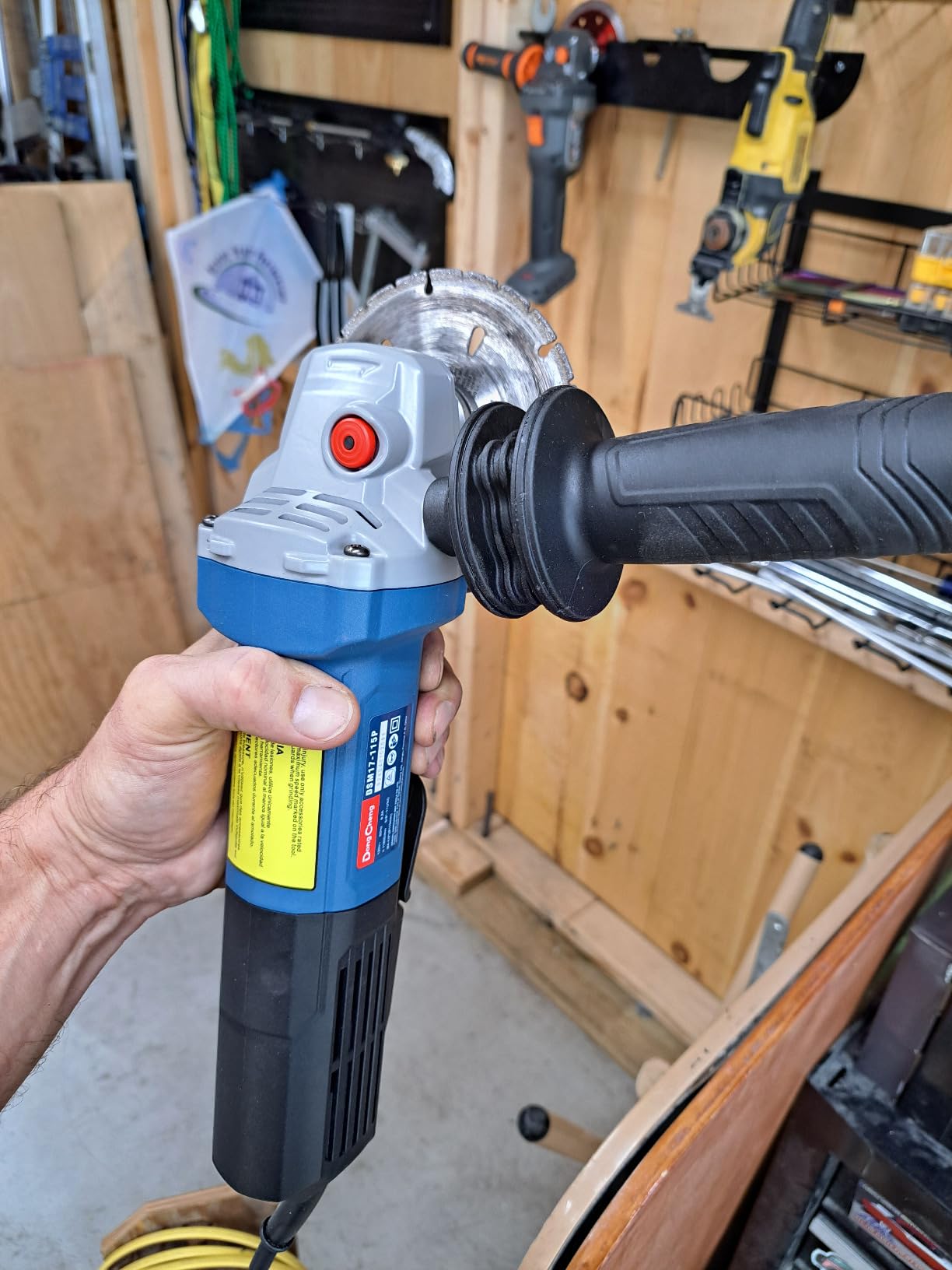 DongCheng 9.2 Amp Power Angle Grinders, 4-1/2 in., 11800RPM, Tool-Free Guard, Electric Metal Grinder Tool, Small Corded Angle Grinder, Paddle Switch, Shockproof Handle for Cutting, Grinding, Polishing customer photo 1
