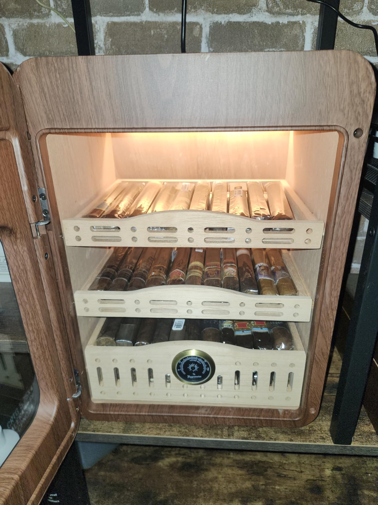 XIFEI Cigar Humidor, Cigar Humidor Cabinet for 150 Cigars, LED Lighting Desktop Humidor with Spanish Cedar Wood Shelves, Hygrometer & Humidifier, Men's Gift for Christmas Father's Day customer photo 1