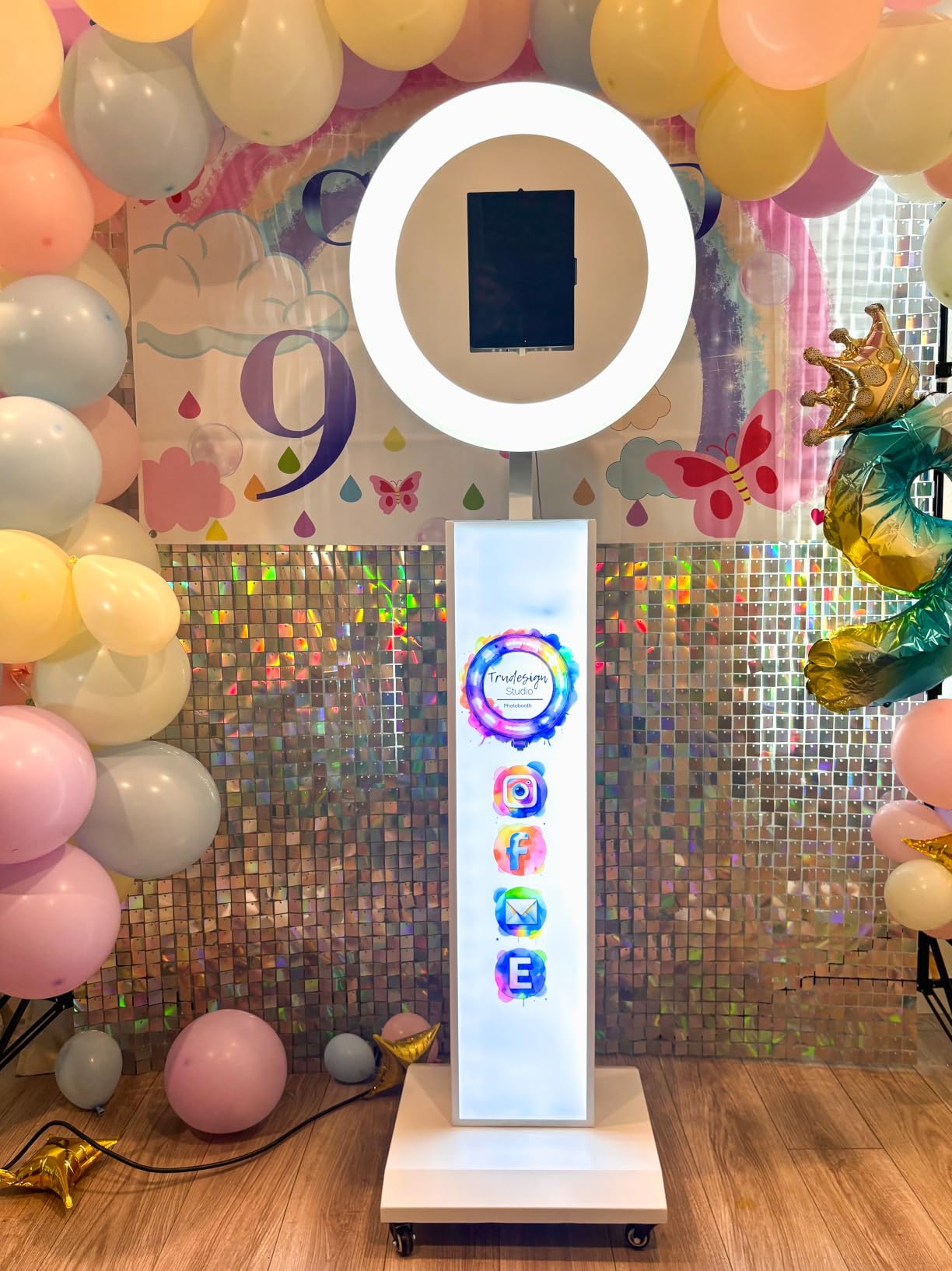 JIYANG Portable Photo Booth Compatible with Any iPad, Photo Booth Stand Shell with ChackTok PhotoBooth VIP 2 Month Member and Flight Case, Free Custom Logo, Perfect for Parties, Wedding and Events (Black) customer photo 2