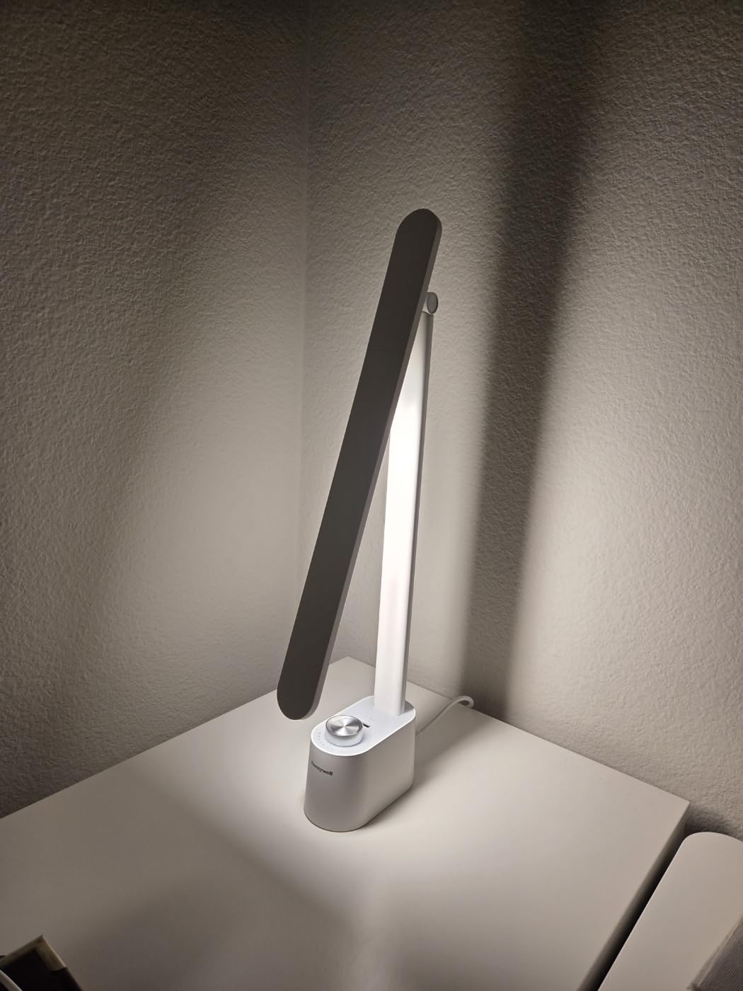 Honeywell H01 Pro LED Desk Lamp, Foldable Desk Light Eye-Caring | Sunturalux Chips, CRI≥95, 4 Colors, A+C Charging, Compact for Reading College Dorm, Black customer photo 1