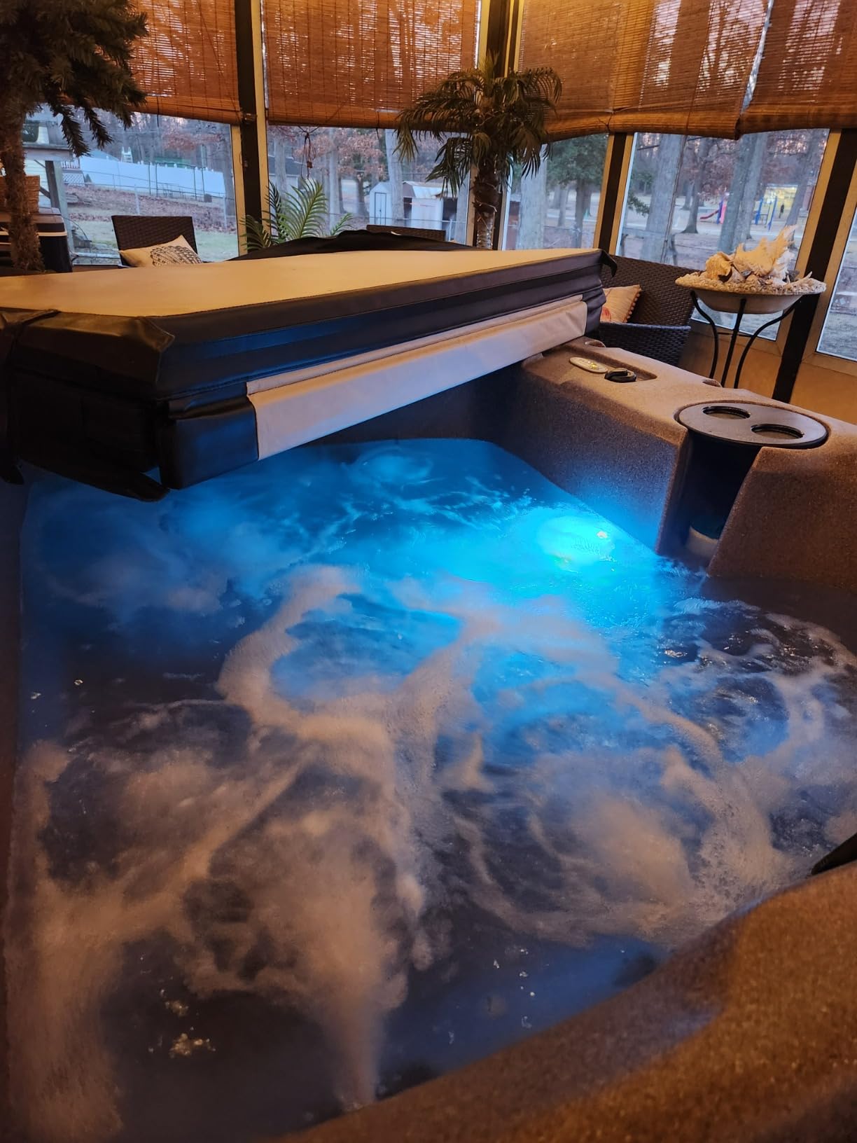 Aqualife Current Outdoor Hot Tub, Free Extras, Fits 4-Adults, Plug and Play Spa, Free Cover Included customer photo 1