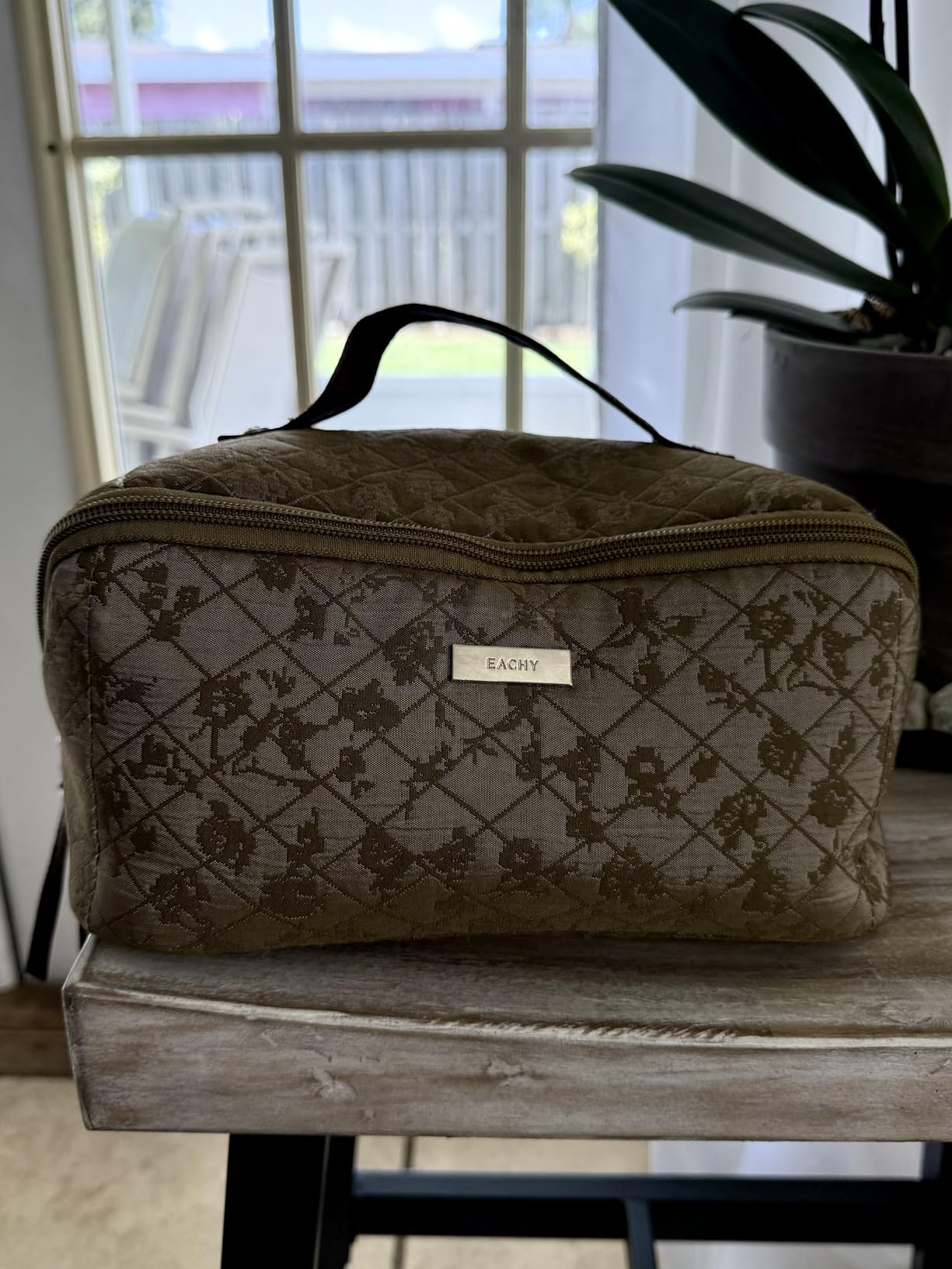 EACHY Travel Makeup Bag, Floral Cosmetic Bag for Women, Beige, Medium | Water-resistant PU Leather Flat-Open Toiletry Bag with Clear TPU Brush Compartment for Makeup, Skincare & Travel Essentials customer photo 2