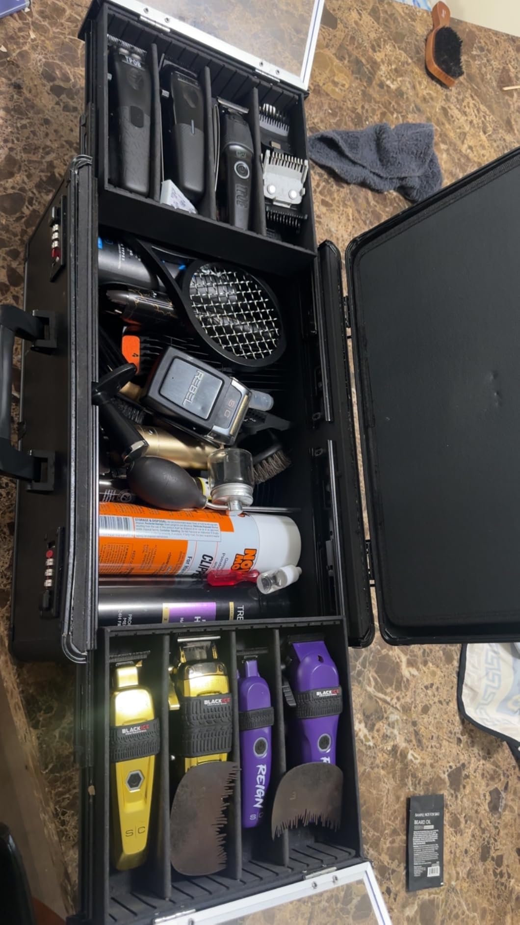 Yueieoun Barber Case 6 Clippers Sliding Tray, Profesional Barbers Briefcase Tool Case, Barber Cases for Clippers and Supplies, Hair Scissors Trimmer Organizer, Salon Hair Grooming Hard Travel Suitcase customer photo 2