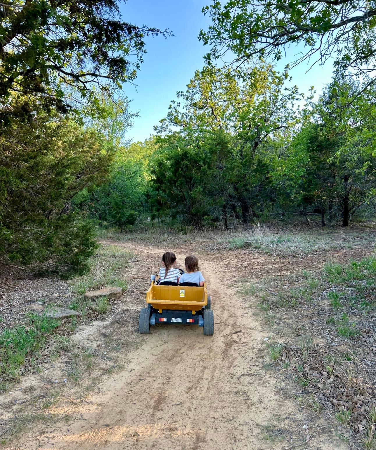 NEWQIDA 24V Ride on Dump Truck 2 Seater Ride on Toys for Kids 3-6, Yellow | Ride on Construction Vehicles with Electric Dump Bed, Remote Control, EVA Tires, Powerful 24v Motors, Extra Shovel, Bluetooth customer photo 2