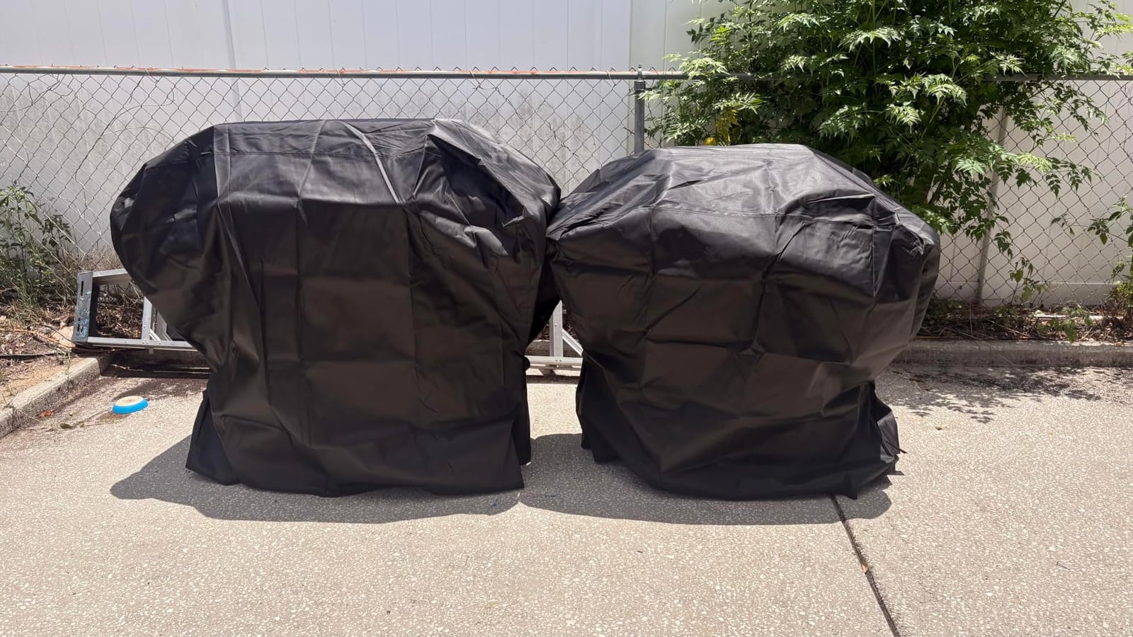 Grill Cover, 58 inch Heavy Duty BBQ Gas Grill Cover for Outdoor Grill, Waterproof, Weather Resistant, Anti-UV, Rip-Proof, Fade Resistant Barbecue Cover with Hook-and-Loop Straps for Most Grills customer photo 1
