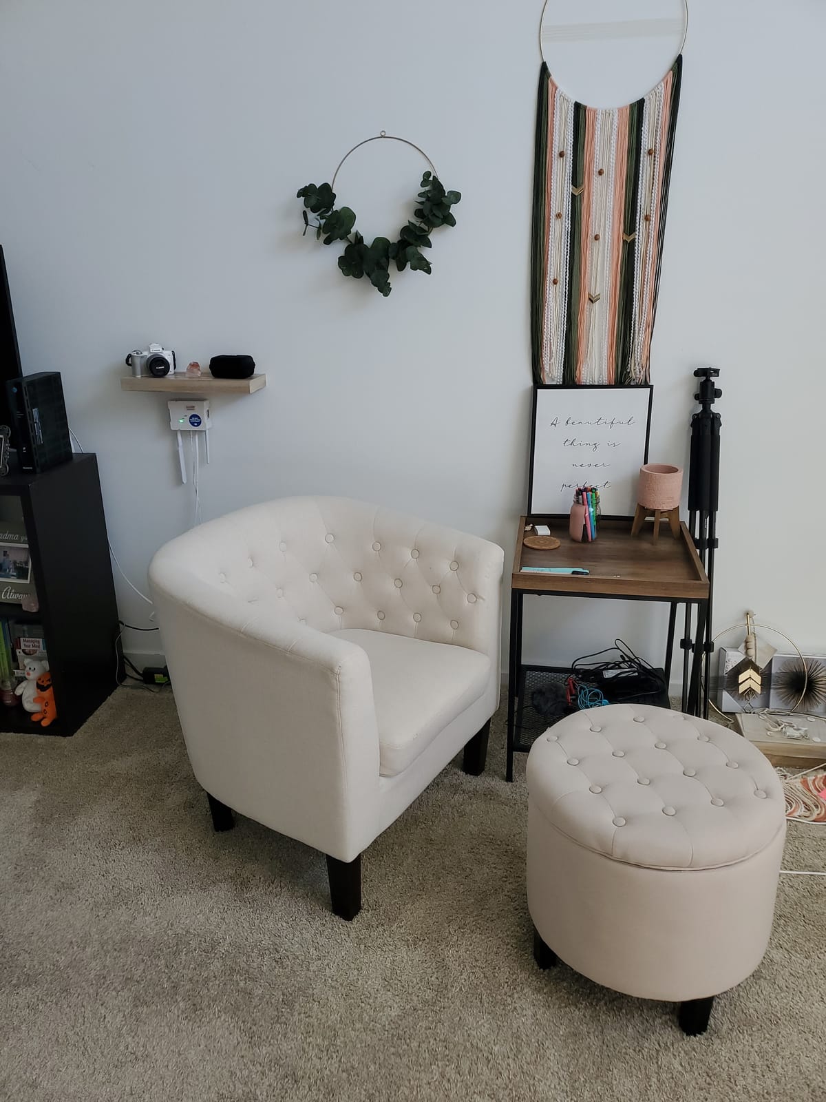 BELLEZE Accent Barrel Arm Chair, Modern Comfy Upholstered Tufted Club Chair with Sturdy Legs and Linen Fabric for Bedroom Living Room - Blue Coral customer photo 1